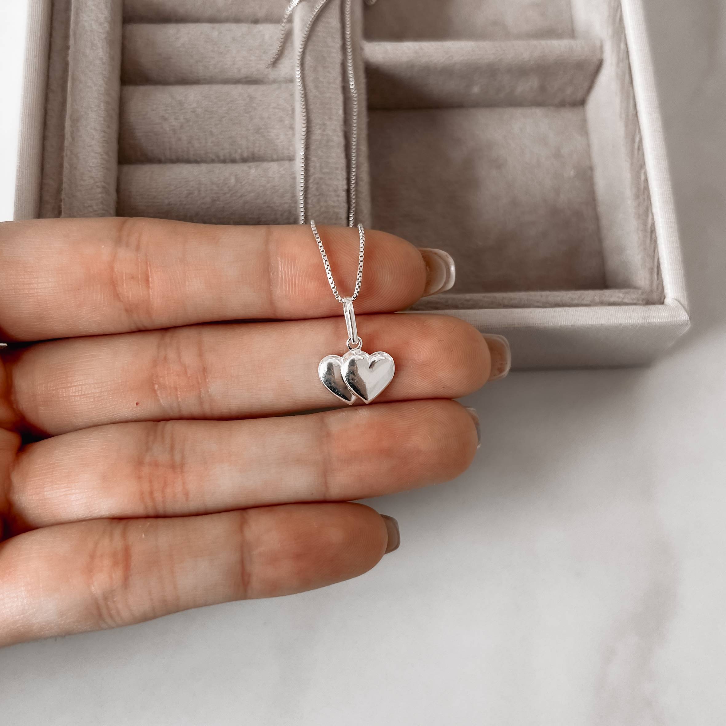 Imagem Colar pingente 2 corações lisos 12mm 45cm