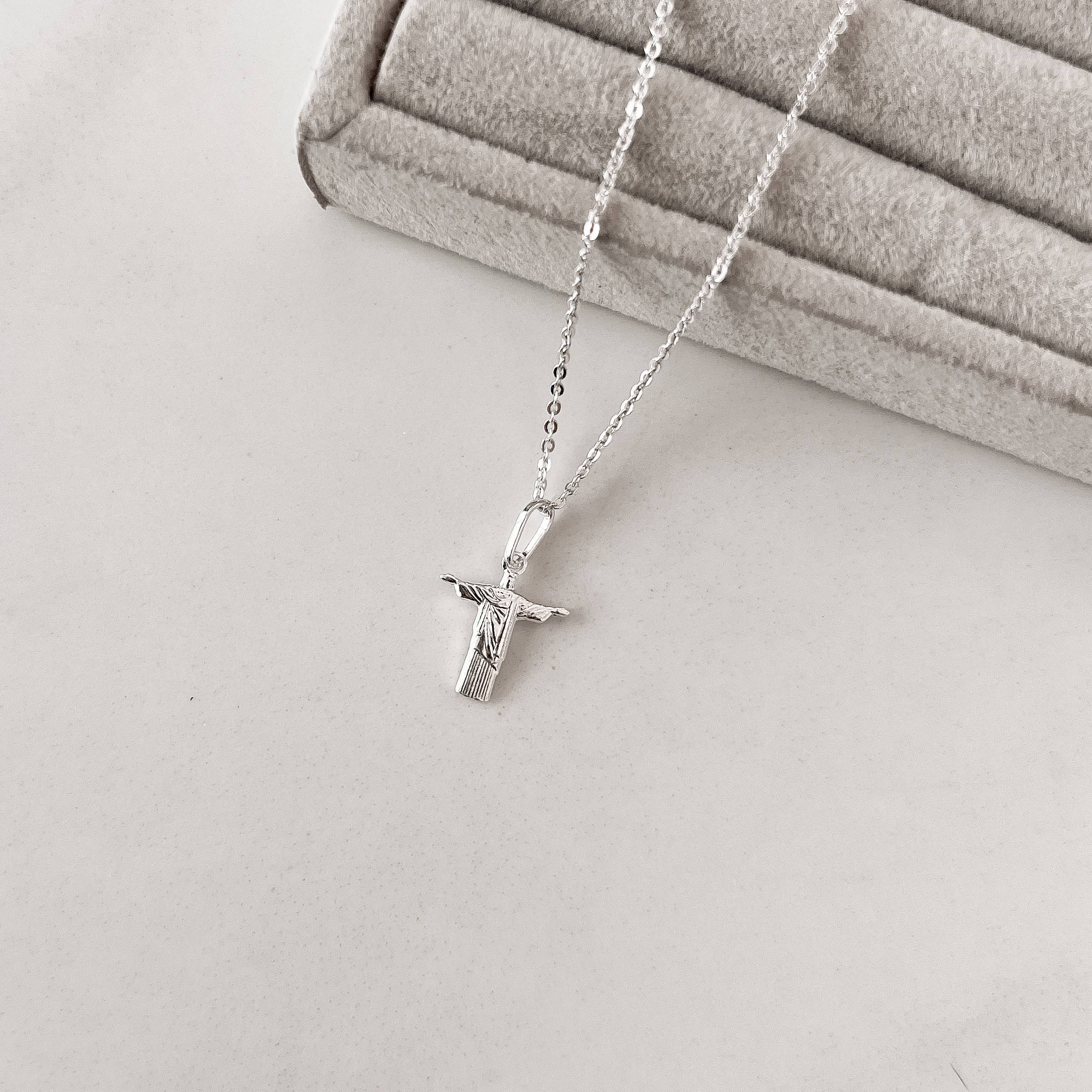 Imagem Colar pingente Cristo 12mm corrente cadeadinho 45cm