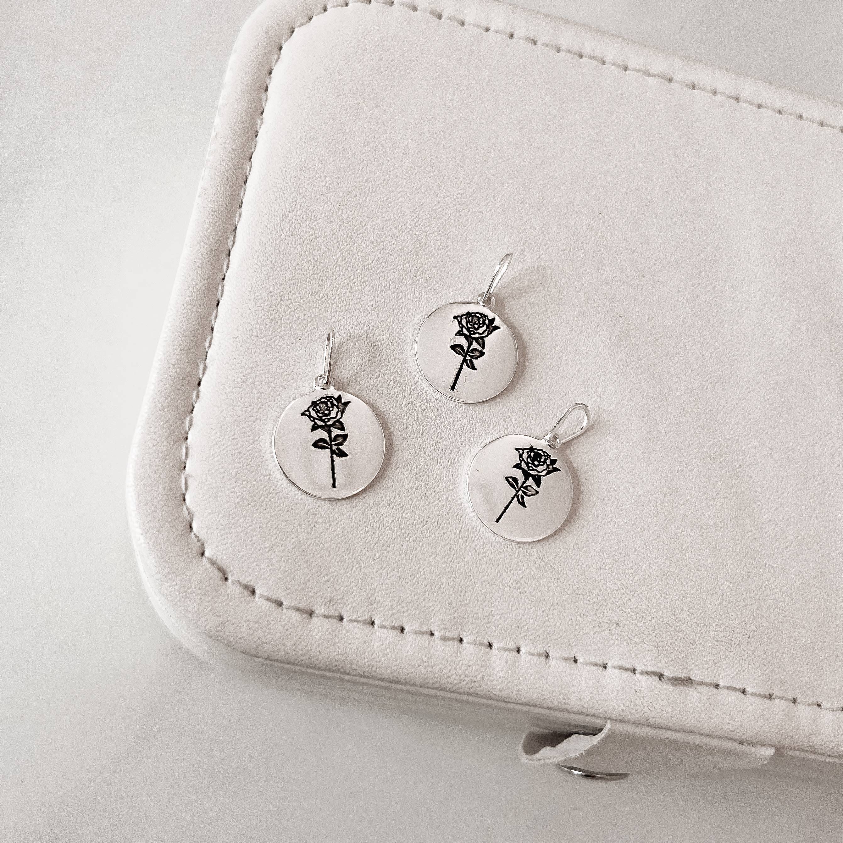 Imagem Secundária Pingente medalha rosa resina 15mm