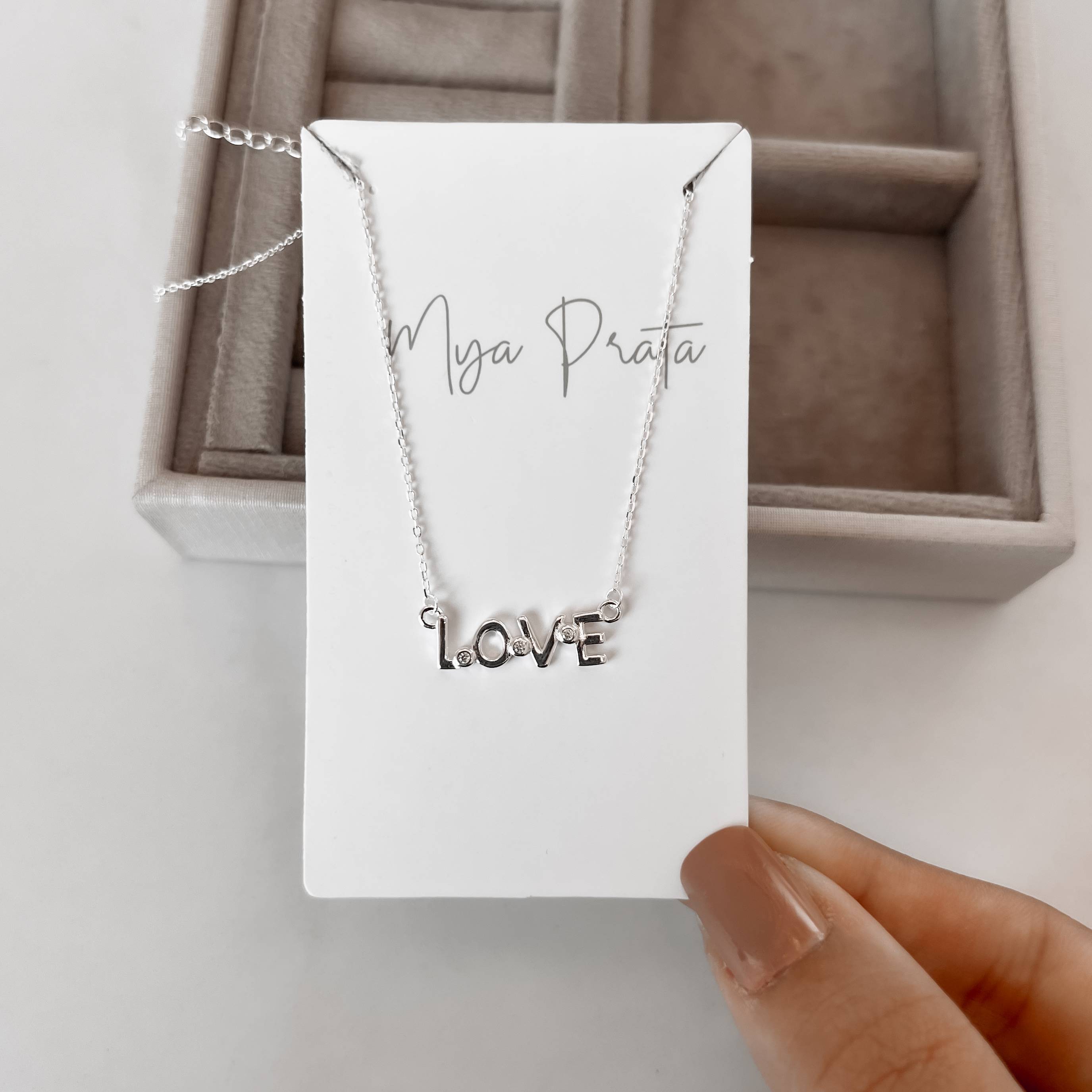 Imagem Secundária Colar entremeio love com zircônias 19mm 40+5cm