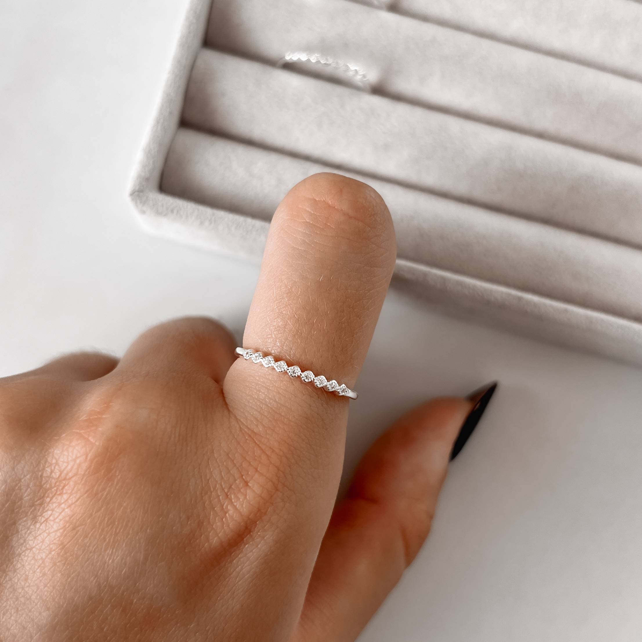 Imagem Secundária Anel mini losangos cravejados