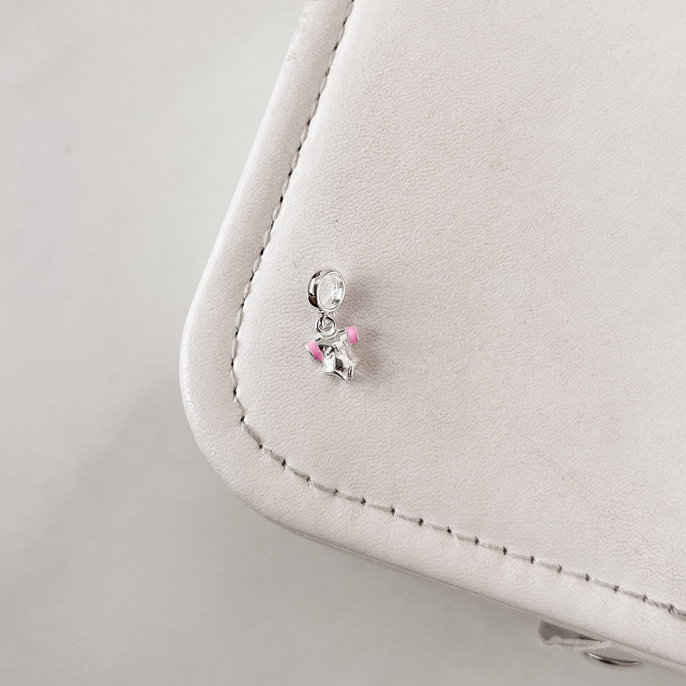 Berloque pingente roupinha escrito girl 9mm resina