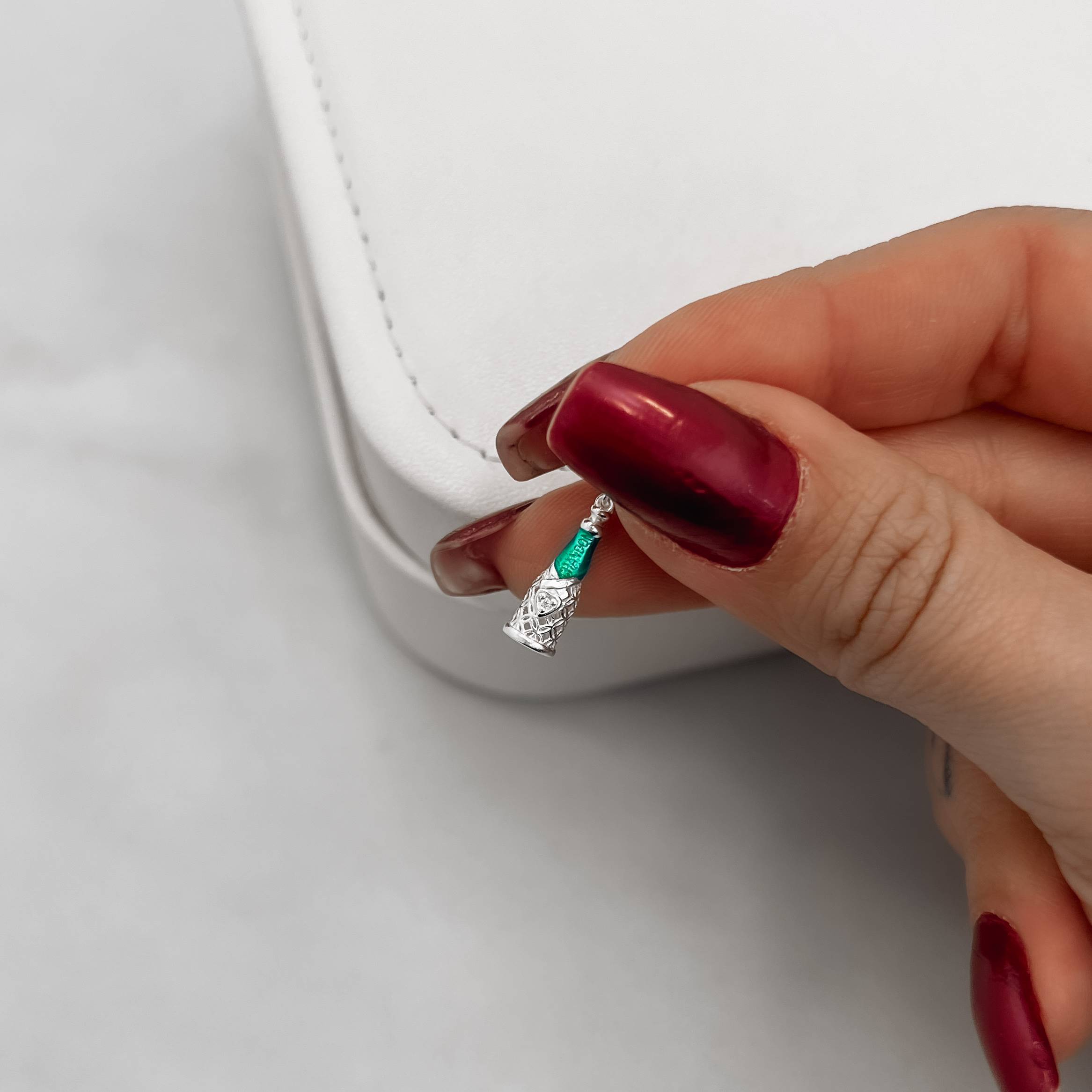 Imagem Secundária Berloque pingente garrafa de espumante 3D 16mm resina