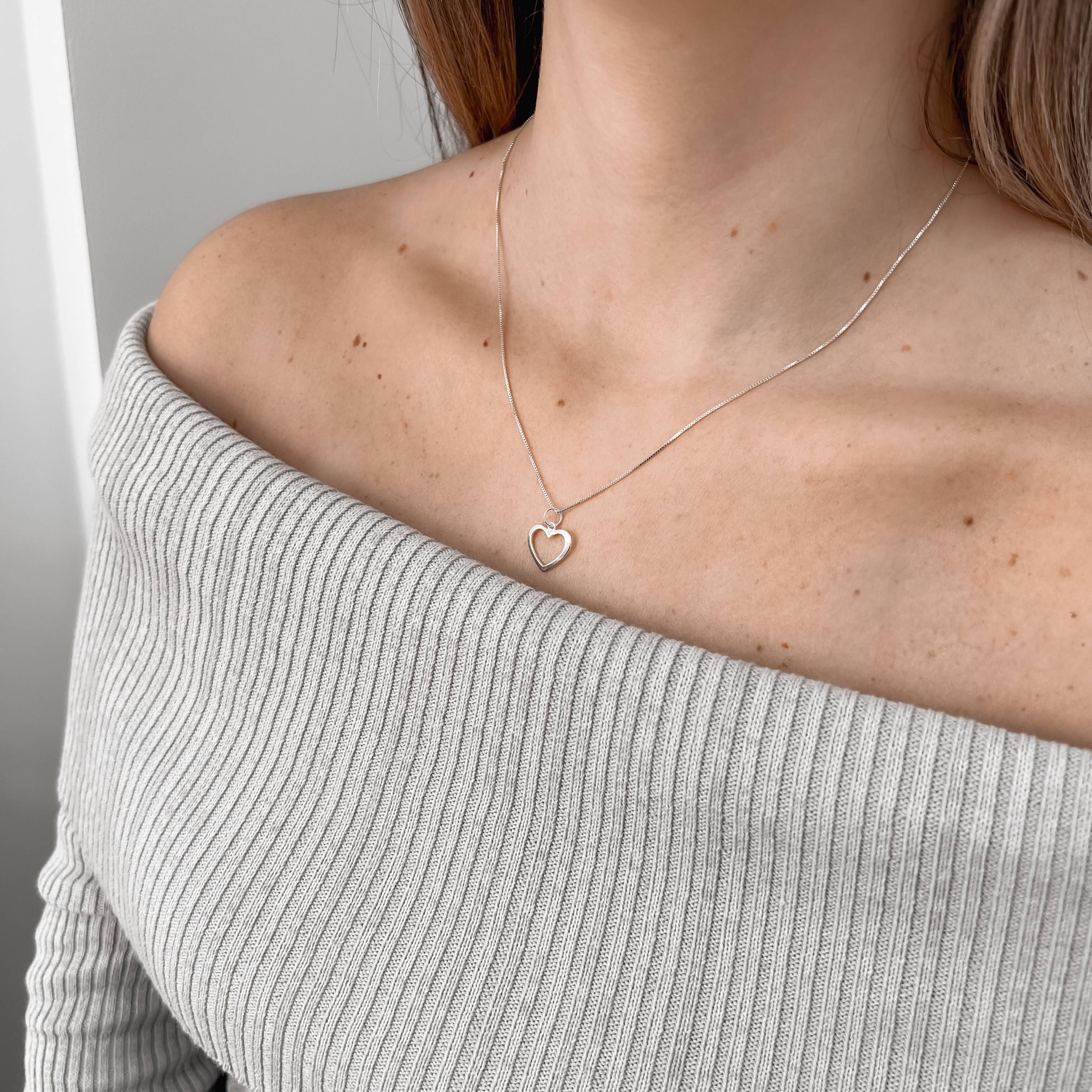 Imagem Secundária Colar pingente coração vazado 14mm 45cm