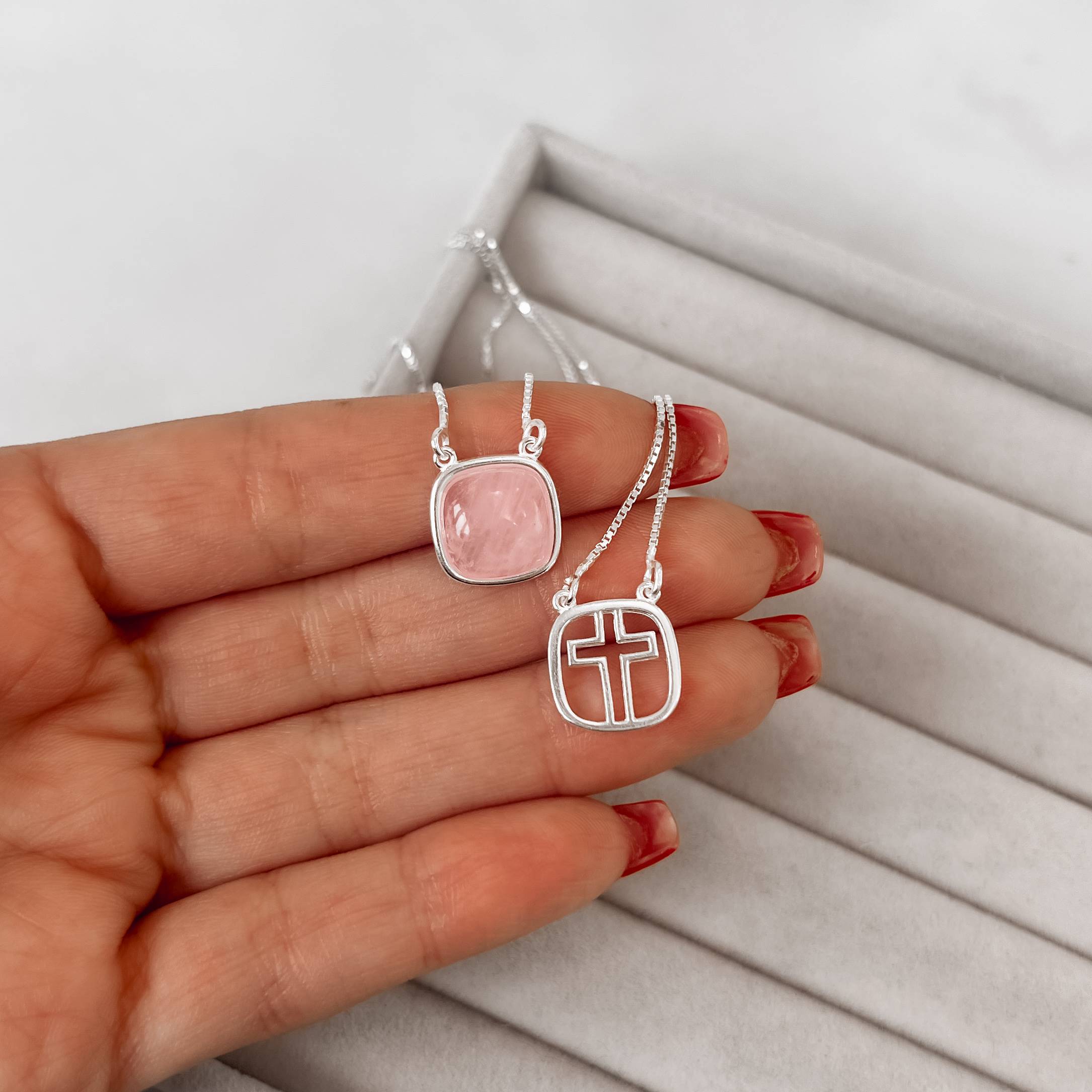 Imagem Secundária Escapulário cruz e pedra quartzo rosa v15 60cm