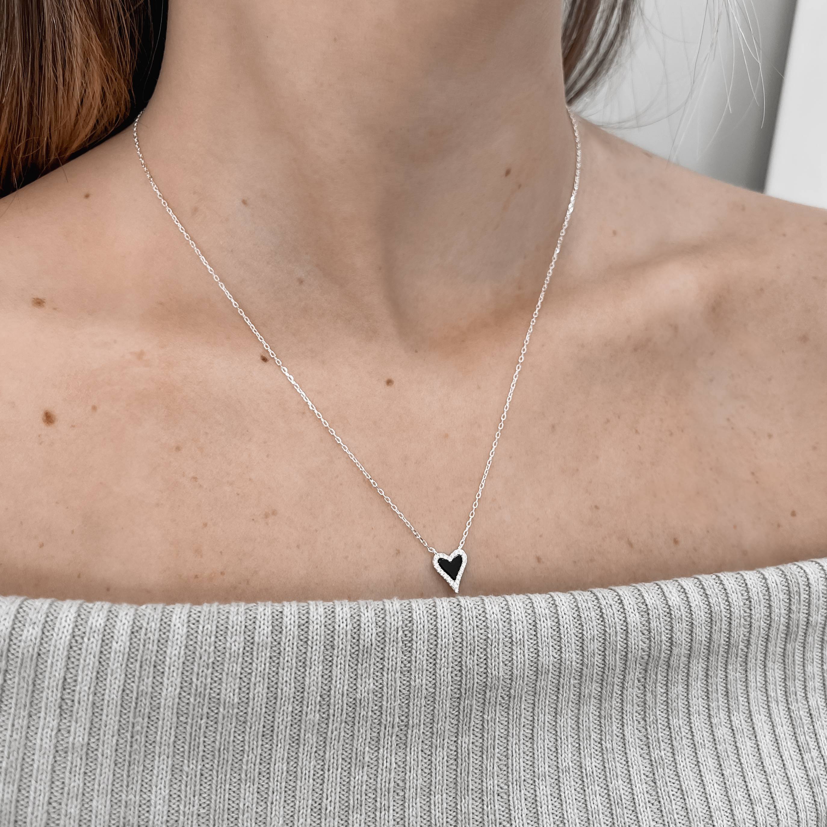 Imagem Secundária Conjunto brinco e colar coração pedra ônix com cravejado 11mm corrente cadeado 45+5cm