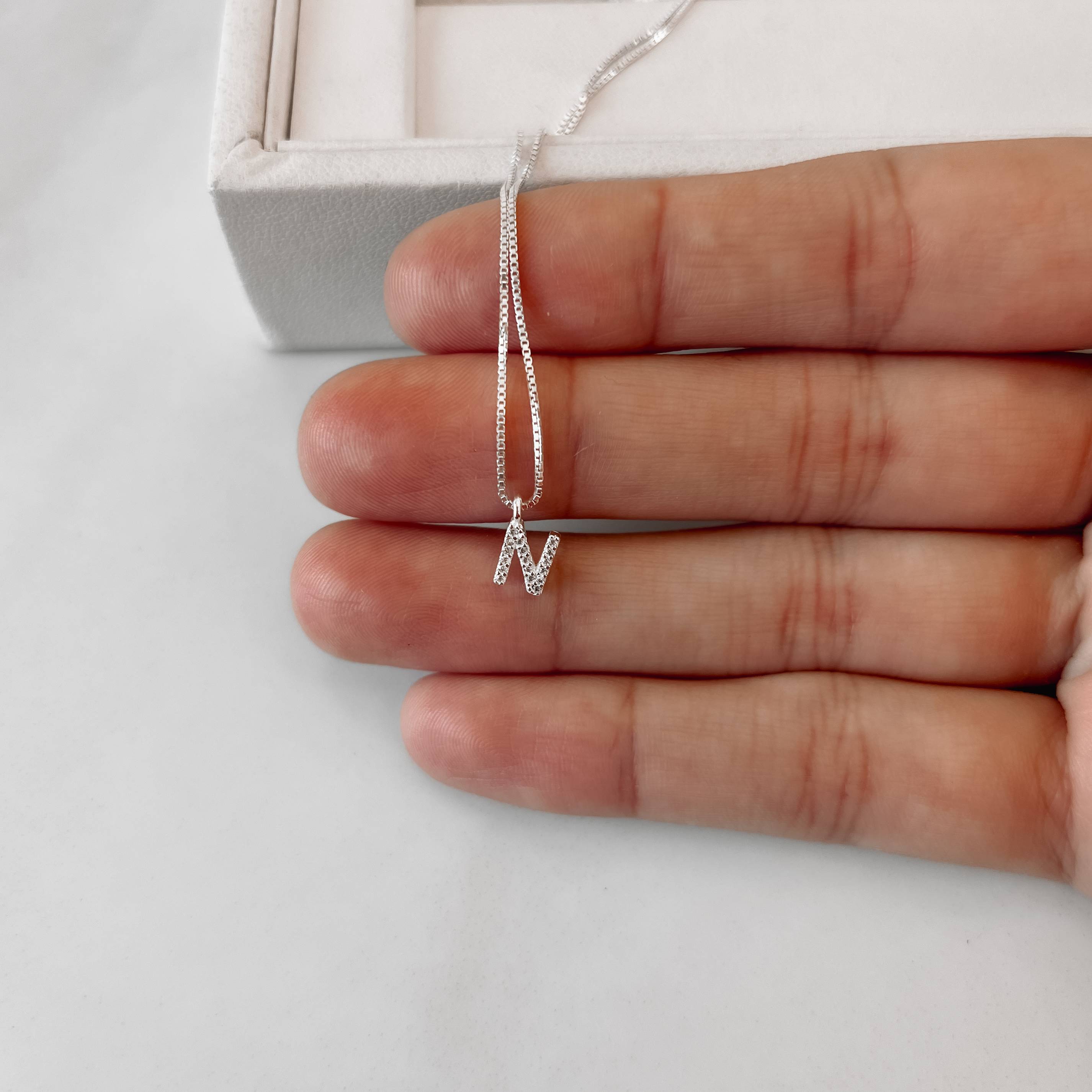 Imagem Colar pingente letra N cravejada 6mm 40cm