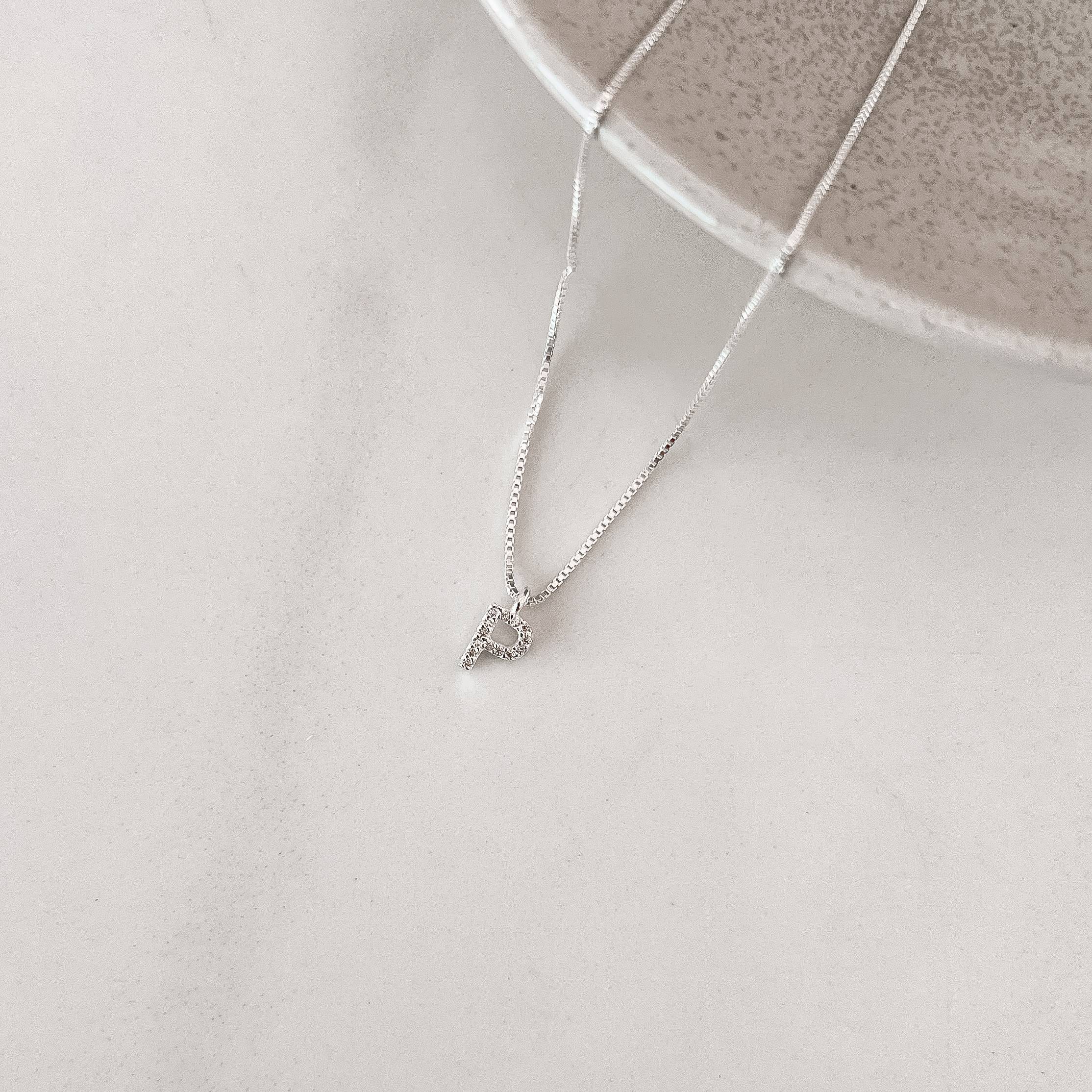 Imagem Colar pingente letra P cravejada 6mm 40cm