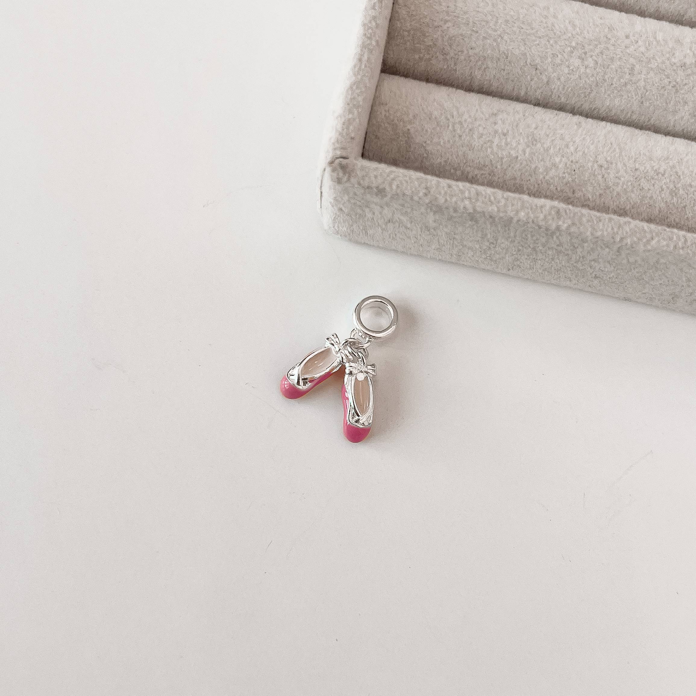 Imagem Secundária Berloque pingentes sapatilha 12mm resina