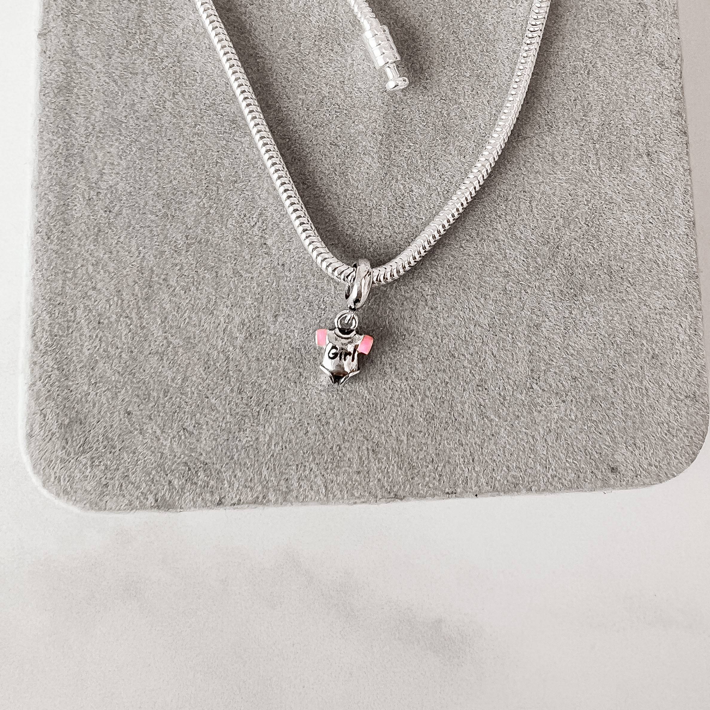 Berloque pingente roupinha escrito girl envelhecido 9mm resina