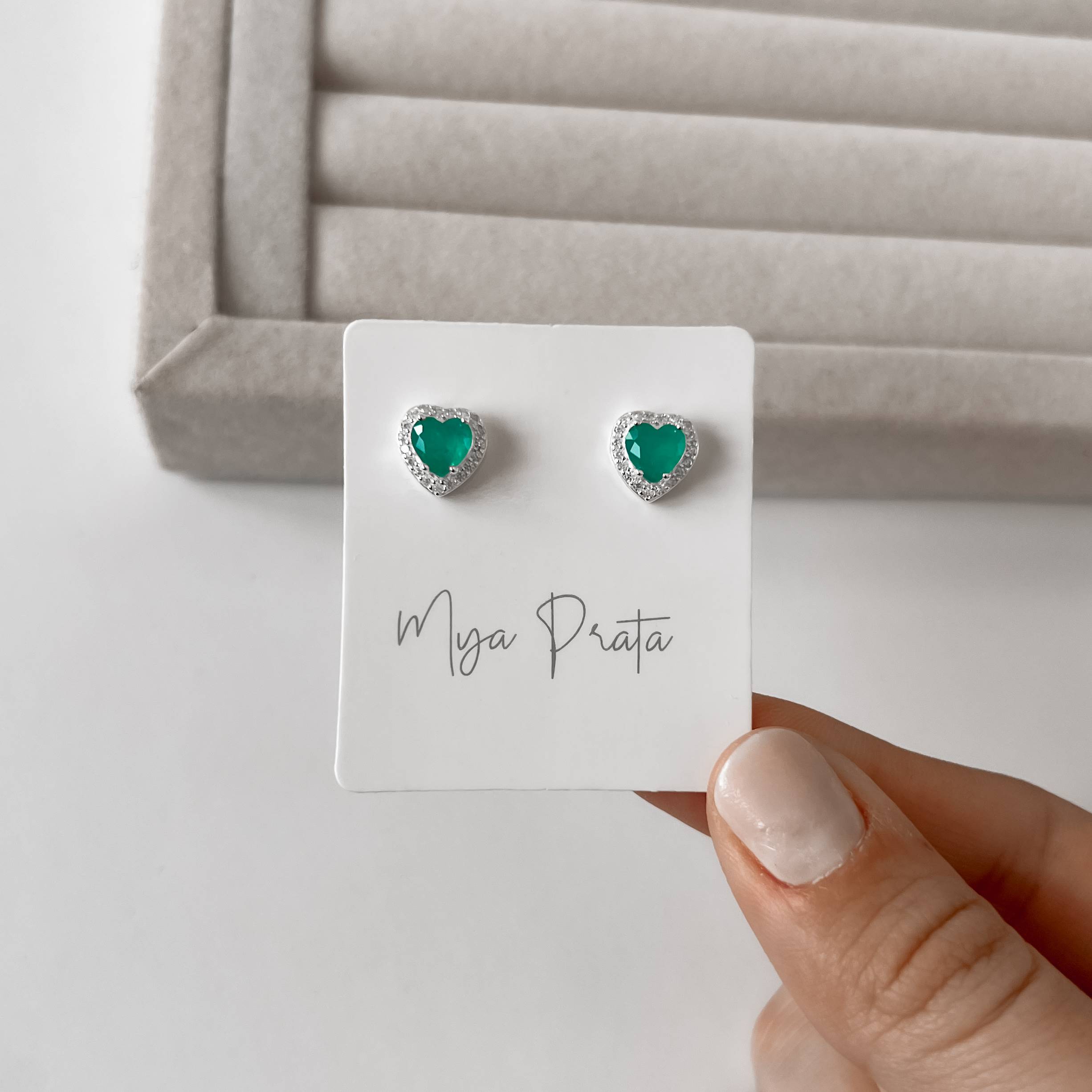 Brinco zircônia coração verde fusion com cravejado 9mm