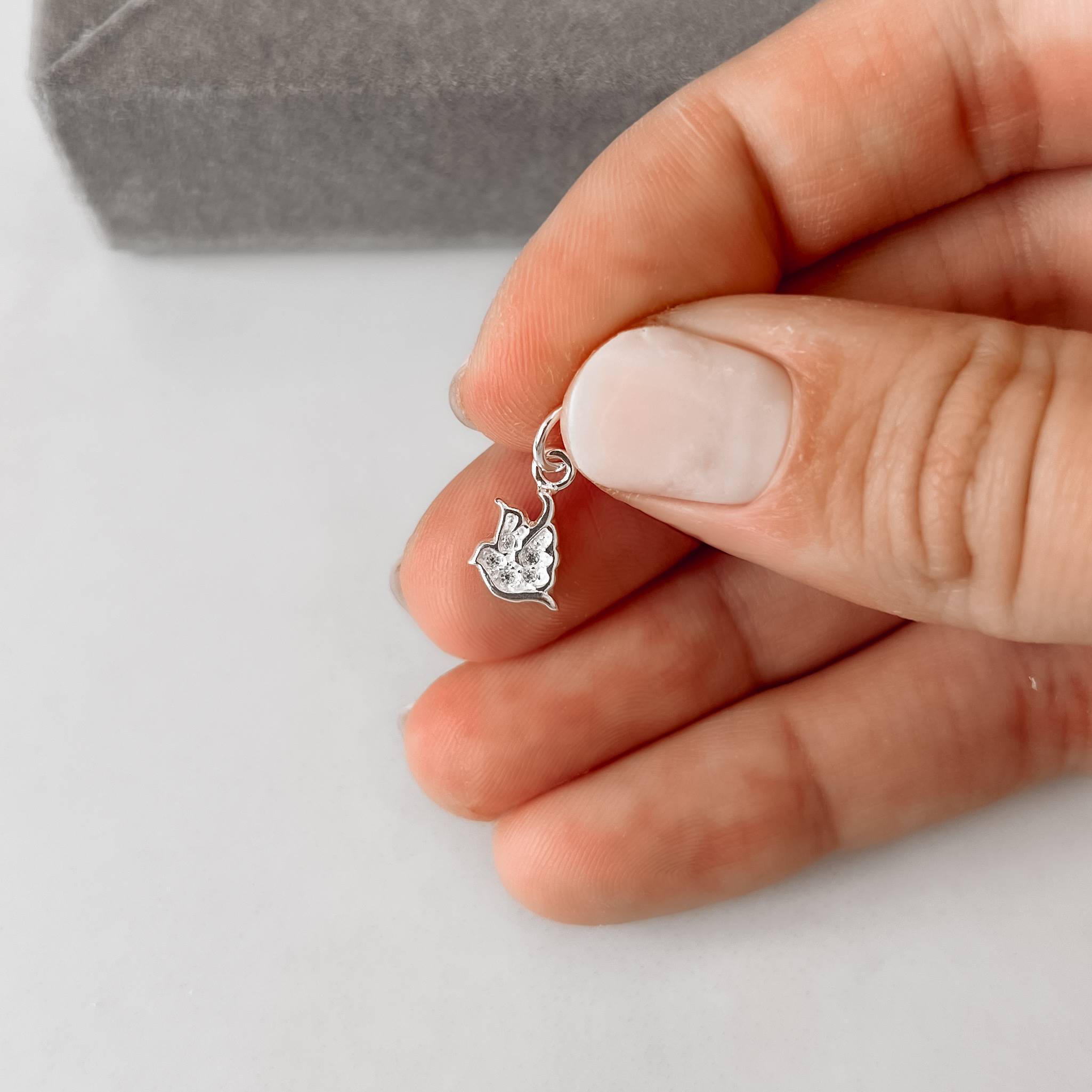 Imagem Secundária Pingente Espírito Santo cravejado 7mm