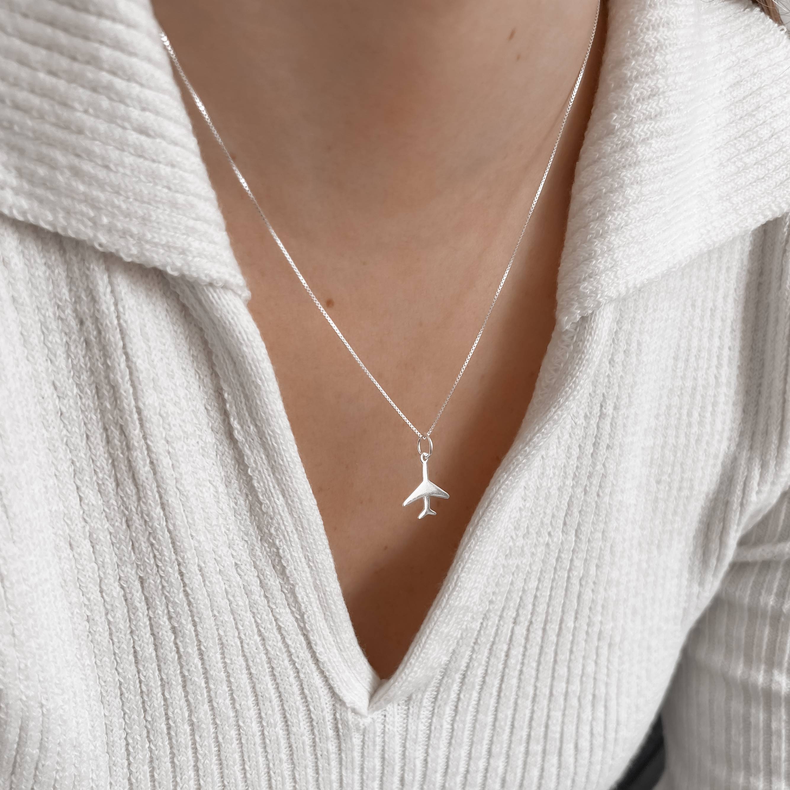 Imagem Colar pingente avião 15mm 45cm