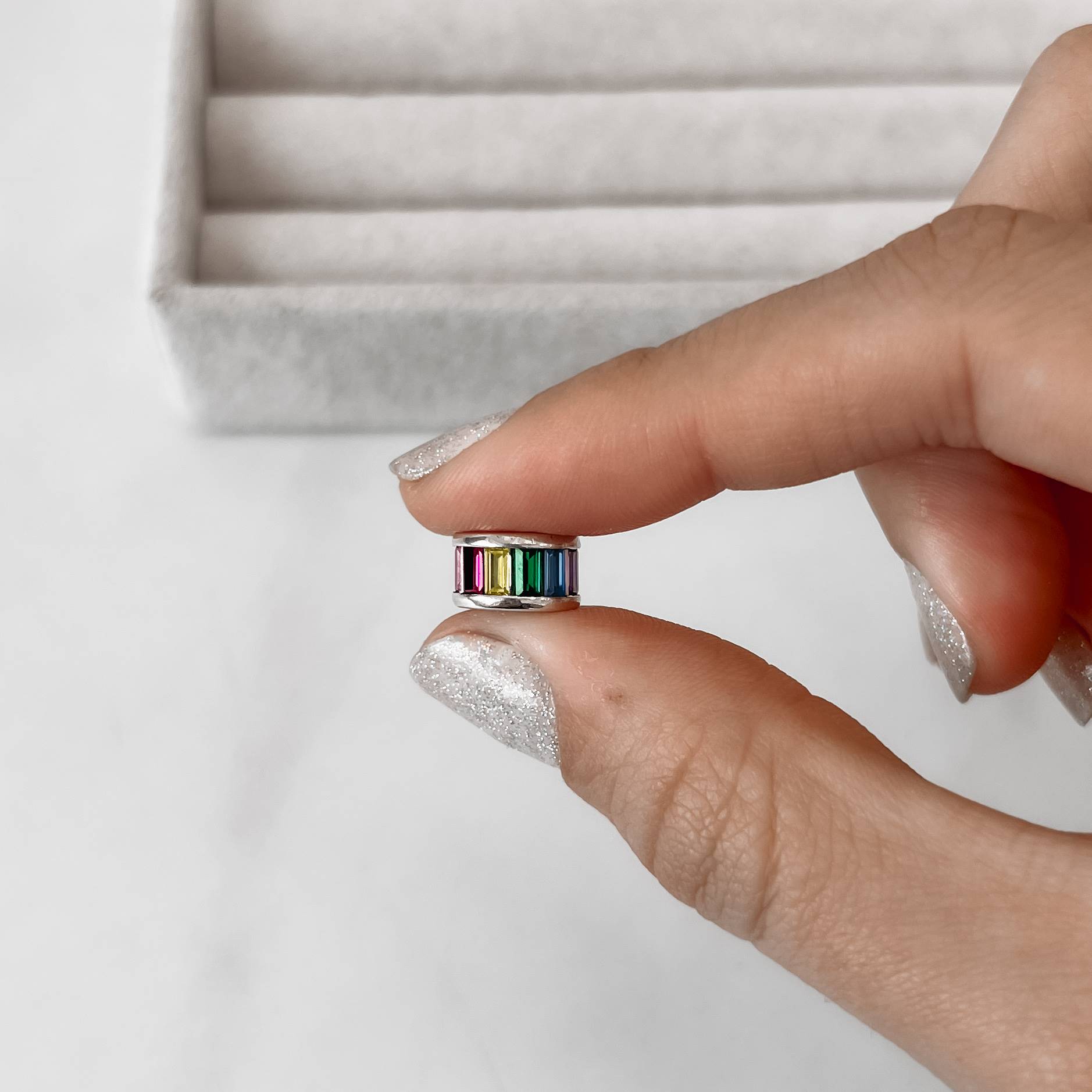 Imagem Secundária Berloque separador zircônias retangulares coloridas 10mm envelhecido