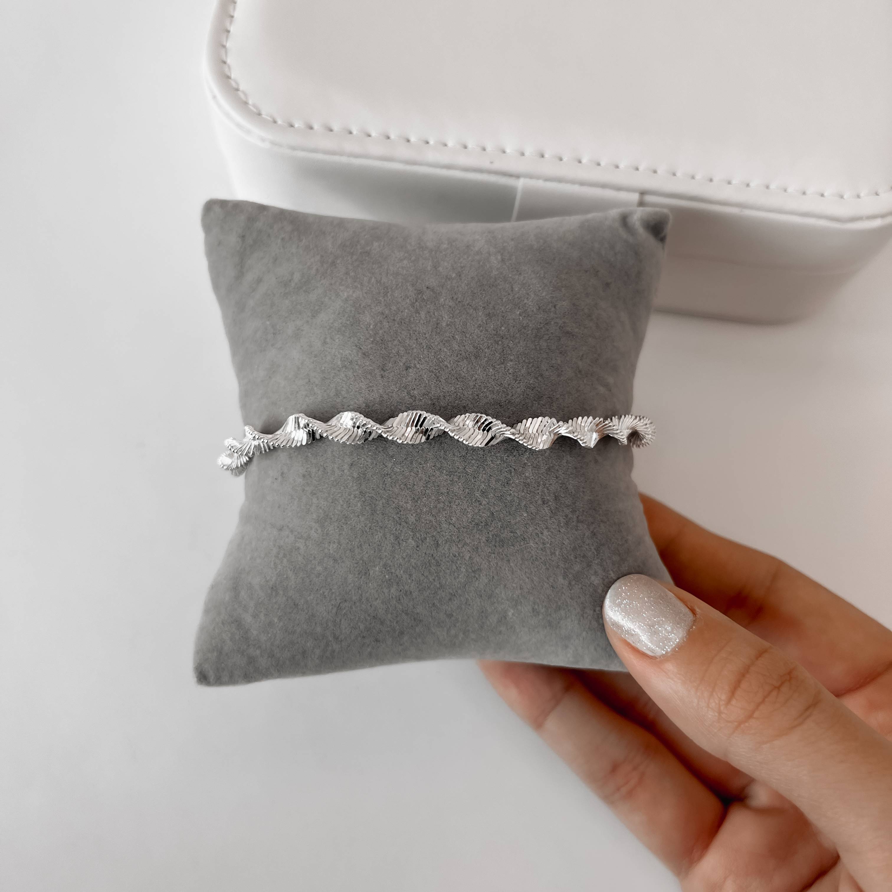 Imagem Pulseira corrente laminada torcida 5.5 20cm