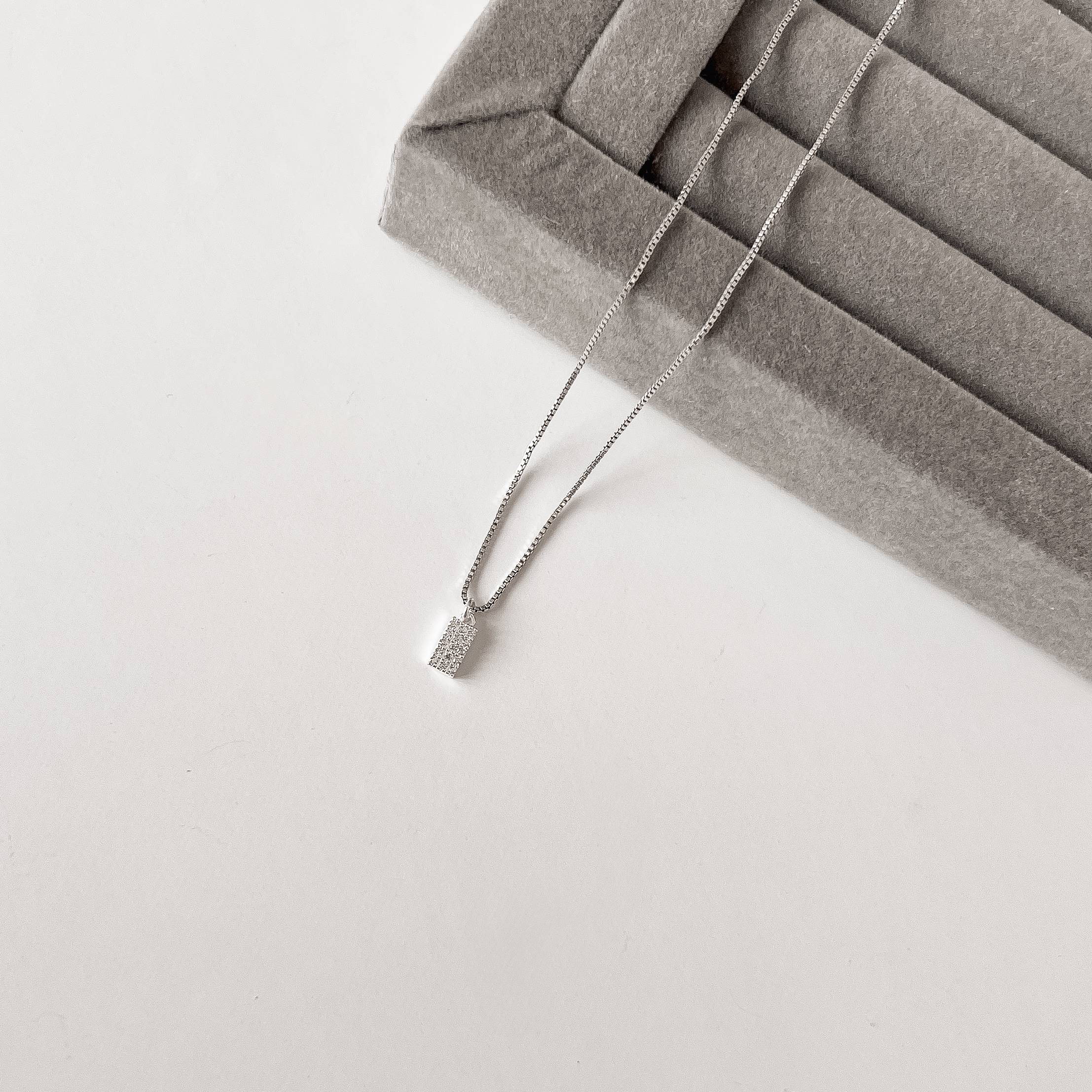 Imagem Colar pingente retângulo cravejado 6mm 40cm