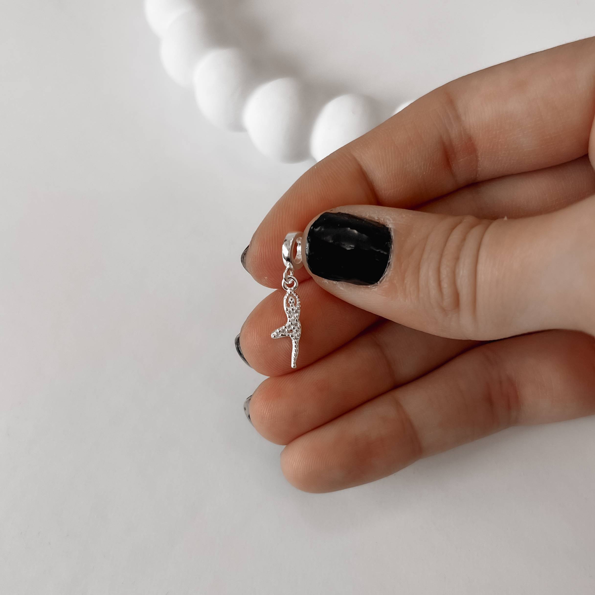 Imagem Secundária Berloque pingente yoga cravejado 13mm