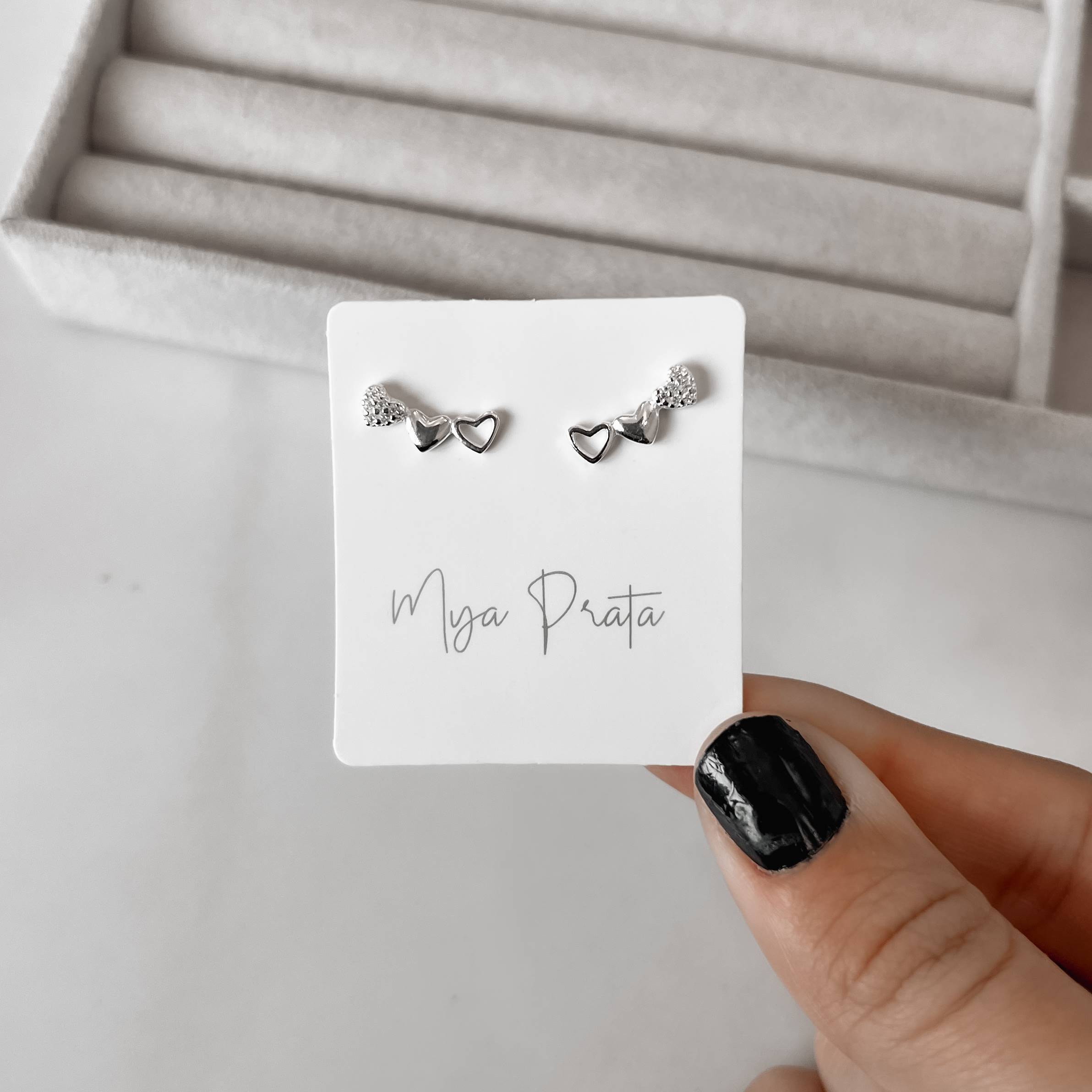 Imagem Secundária Brinco corações vazado, cheio e cravejado 14mm