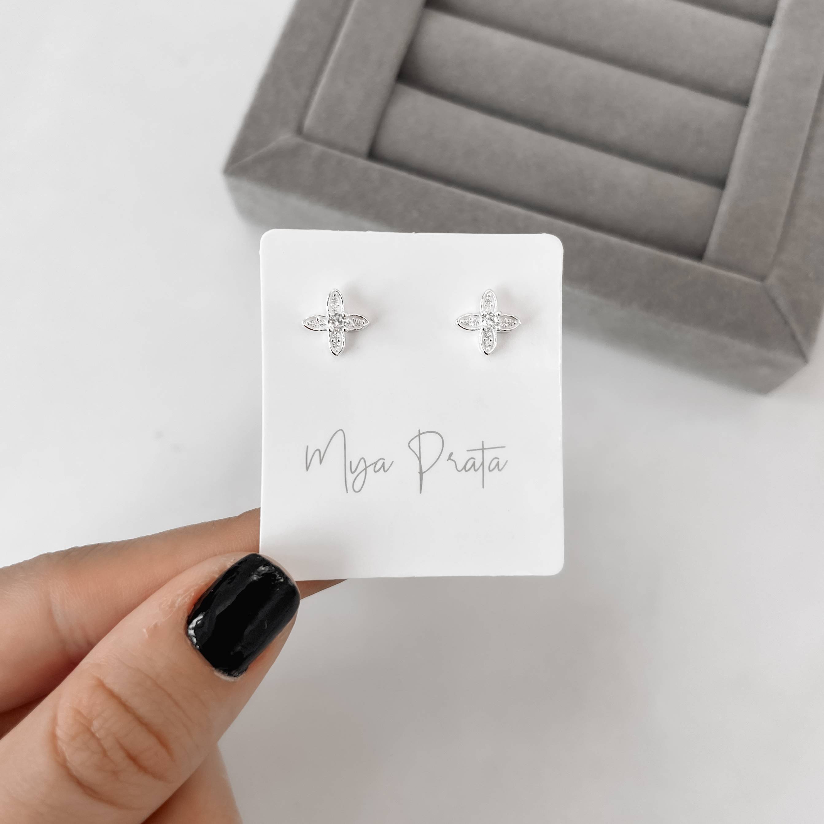 Imagem Brinco trevo com cravejado 9mm