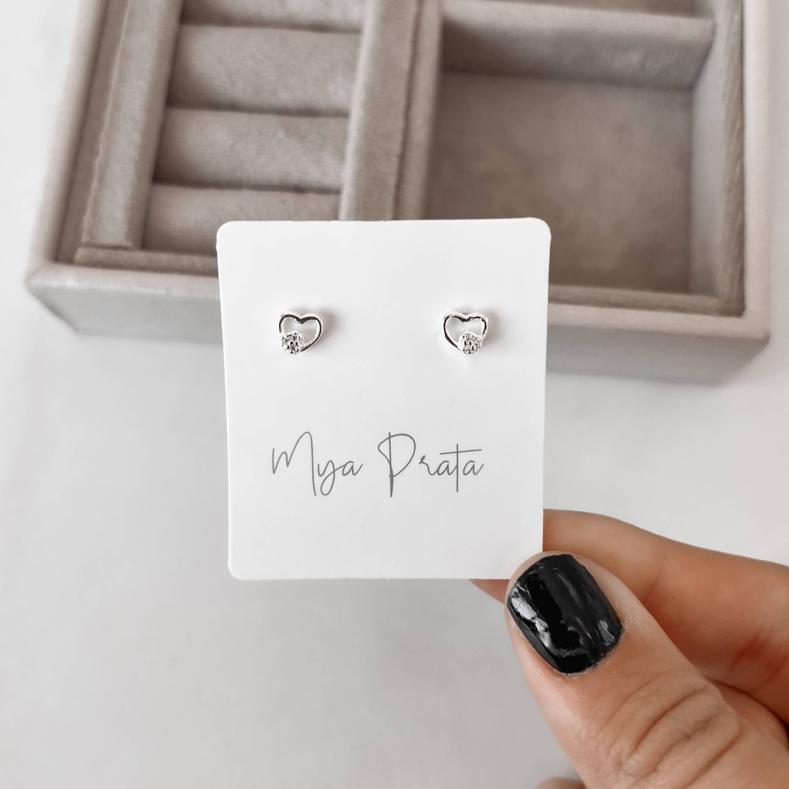 Imagem Secundária Brinco corações vazado e mini cravejado 6mm