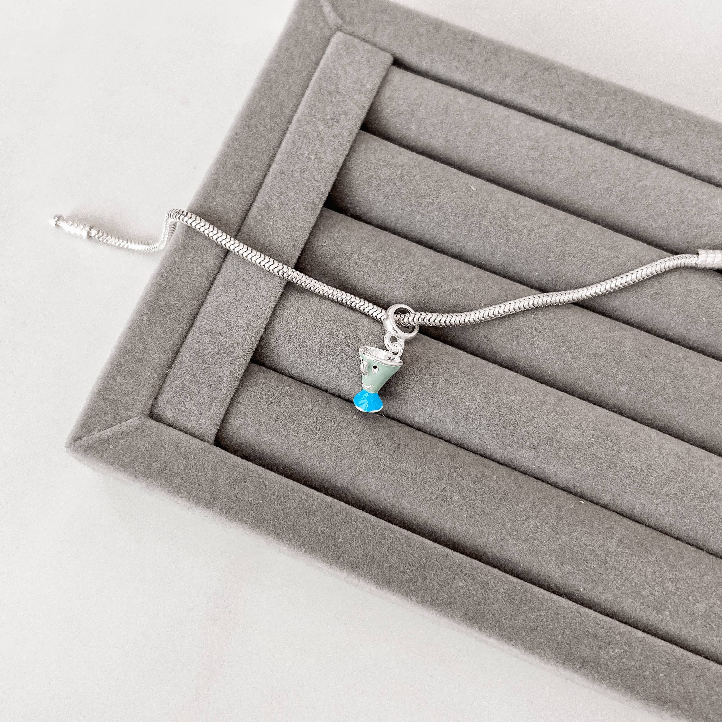 Imagem Berloque pingente xícara a Bela e a Fera 11mm resina