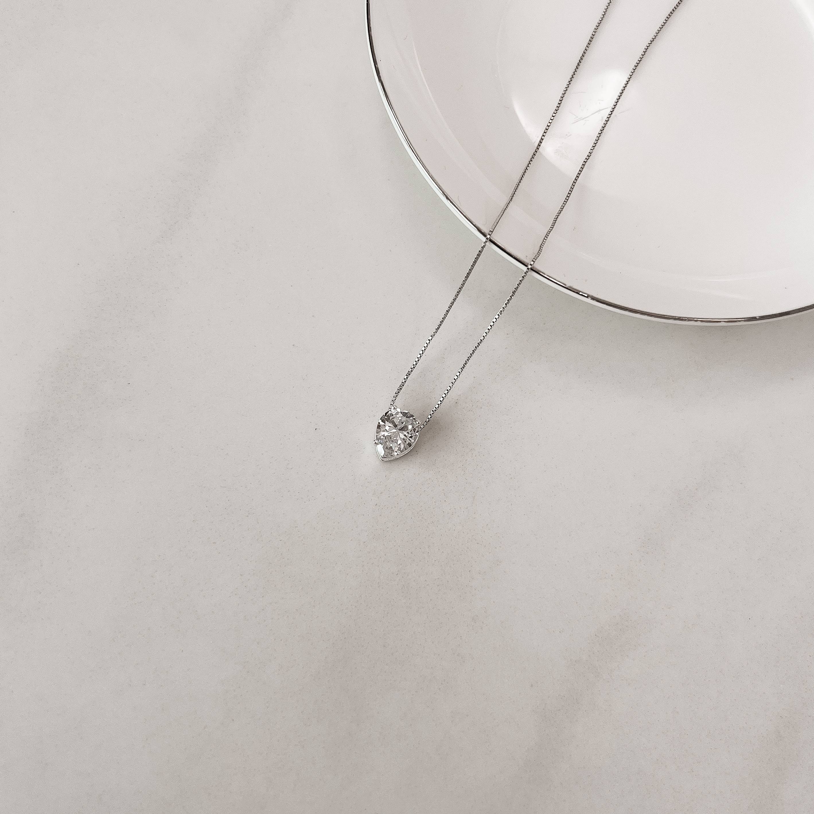 Colar zircônia gota invertida 10x8mm caixa alta 45cm