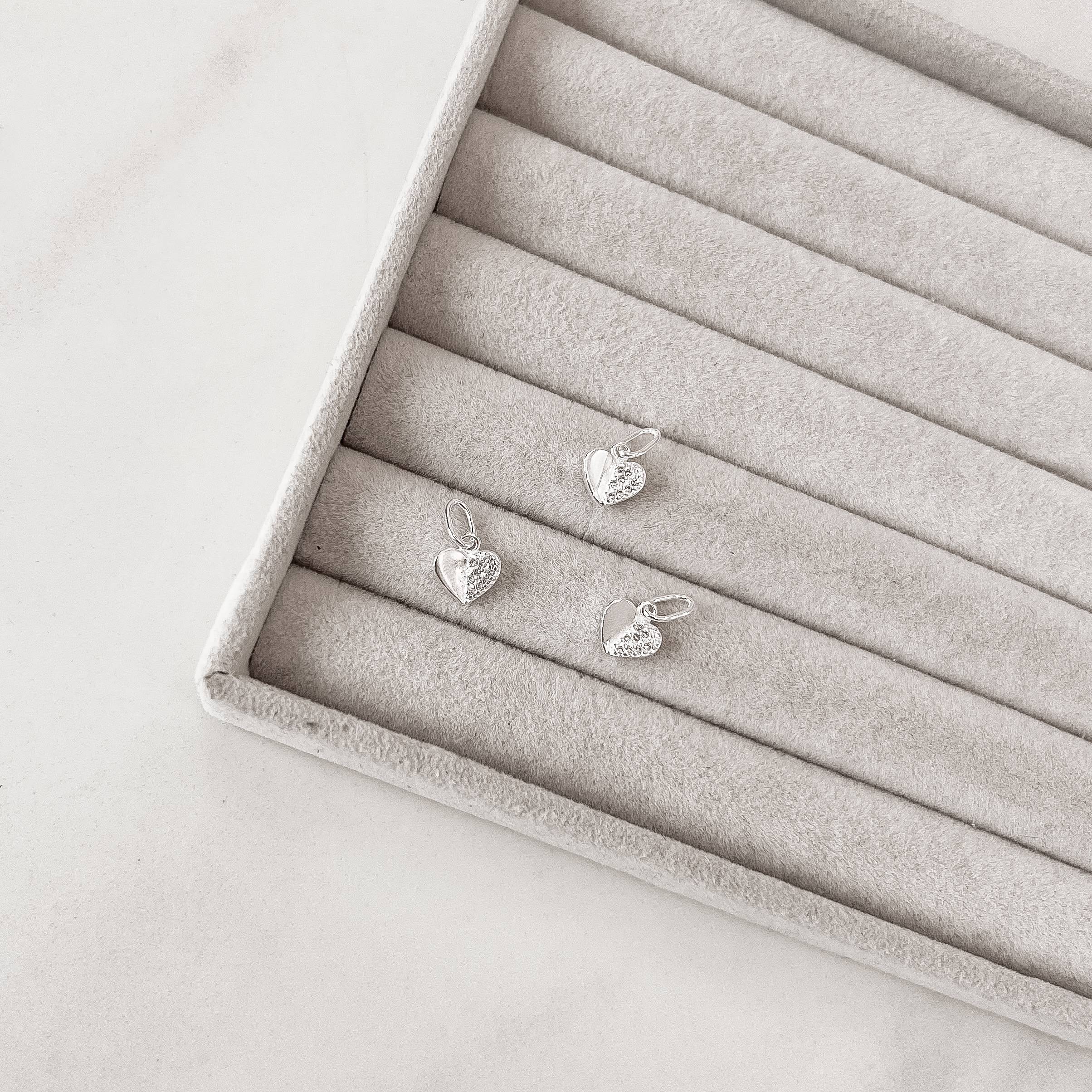 Imagem Secundária Pingente coração vinco metade cravejada 8mm