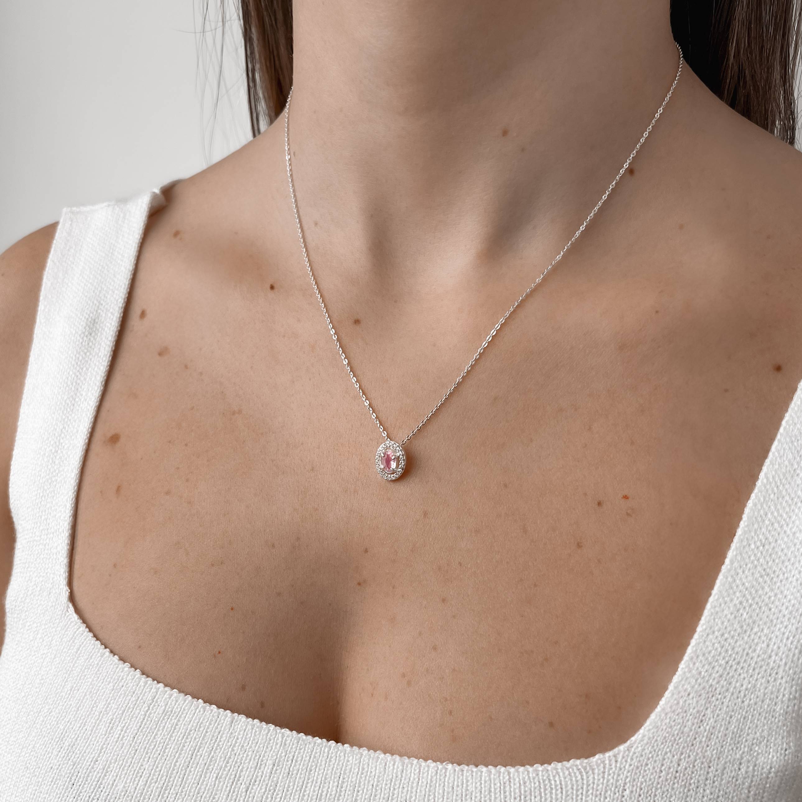 Imagem Colar zircônia oval rosa com cravejado 11mm corrente cadeadinho 45cm