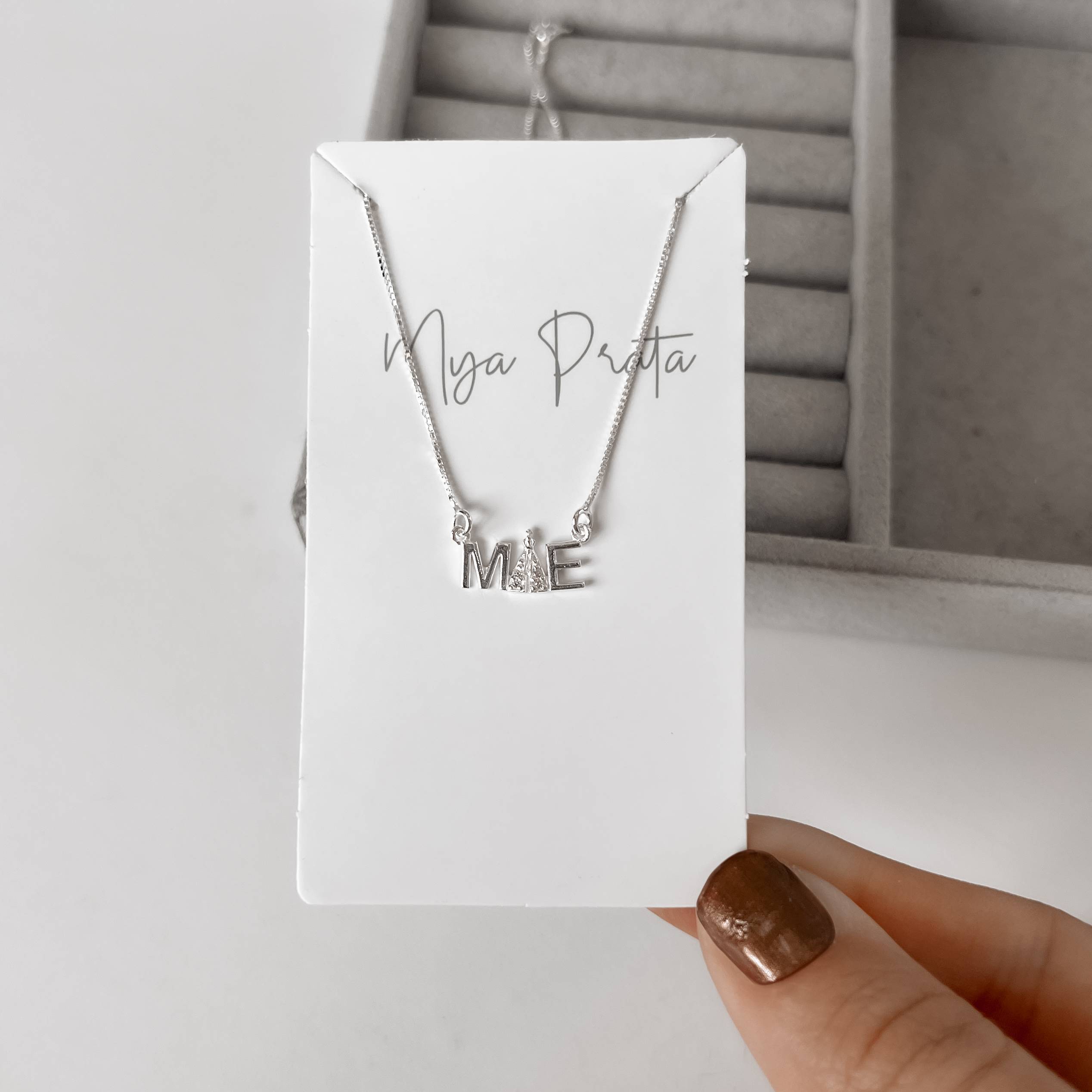 Imagem Colar entremeio Nsa. Sra. Aparecida cravejada escrito mãe 16mm v12 45cm