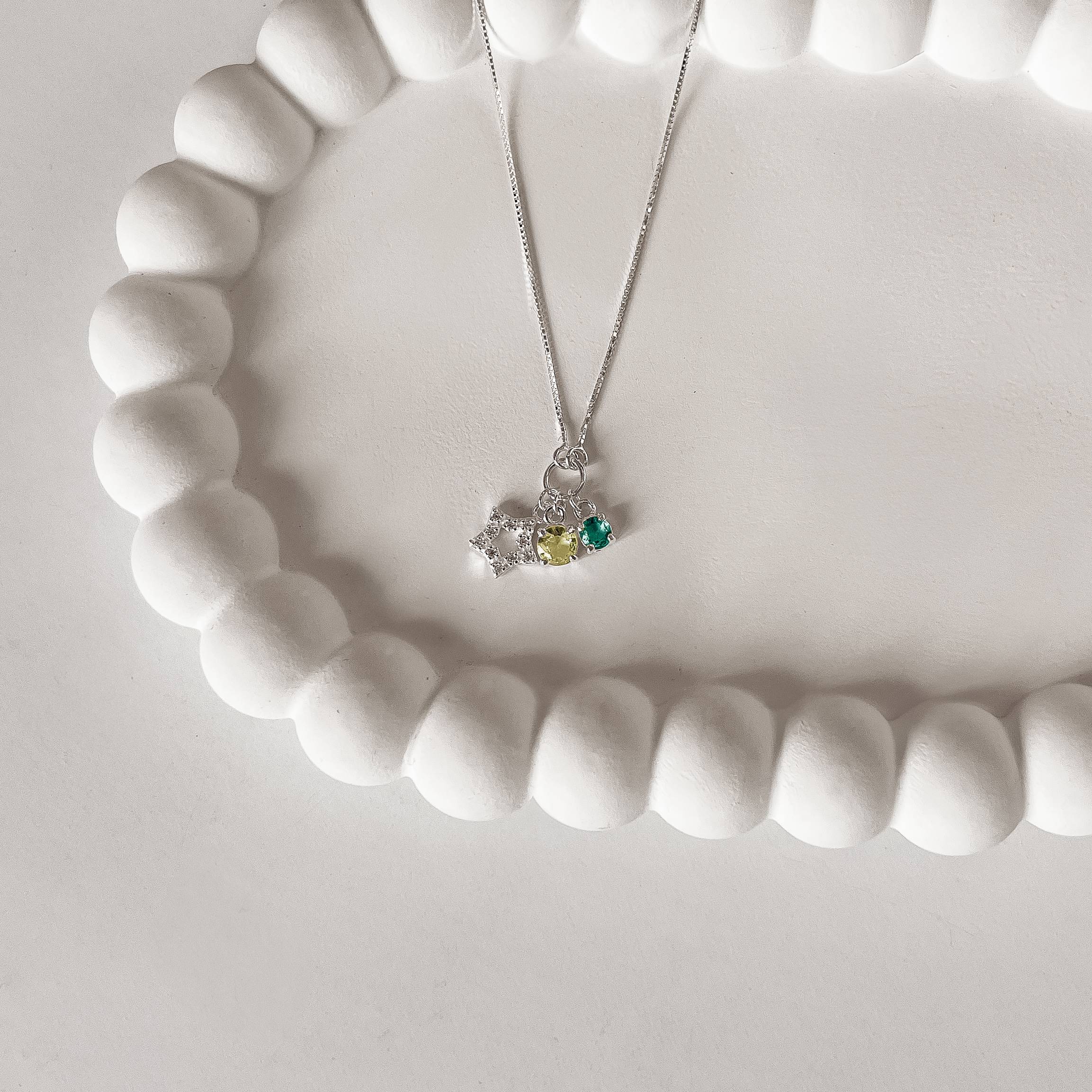 Imagem Colar entremeio círculo pingentes estrela vazada cravejada, zircônias amarela e acqua v12 45cm