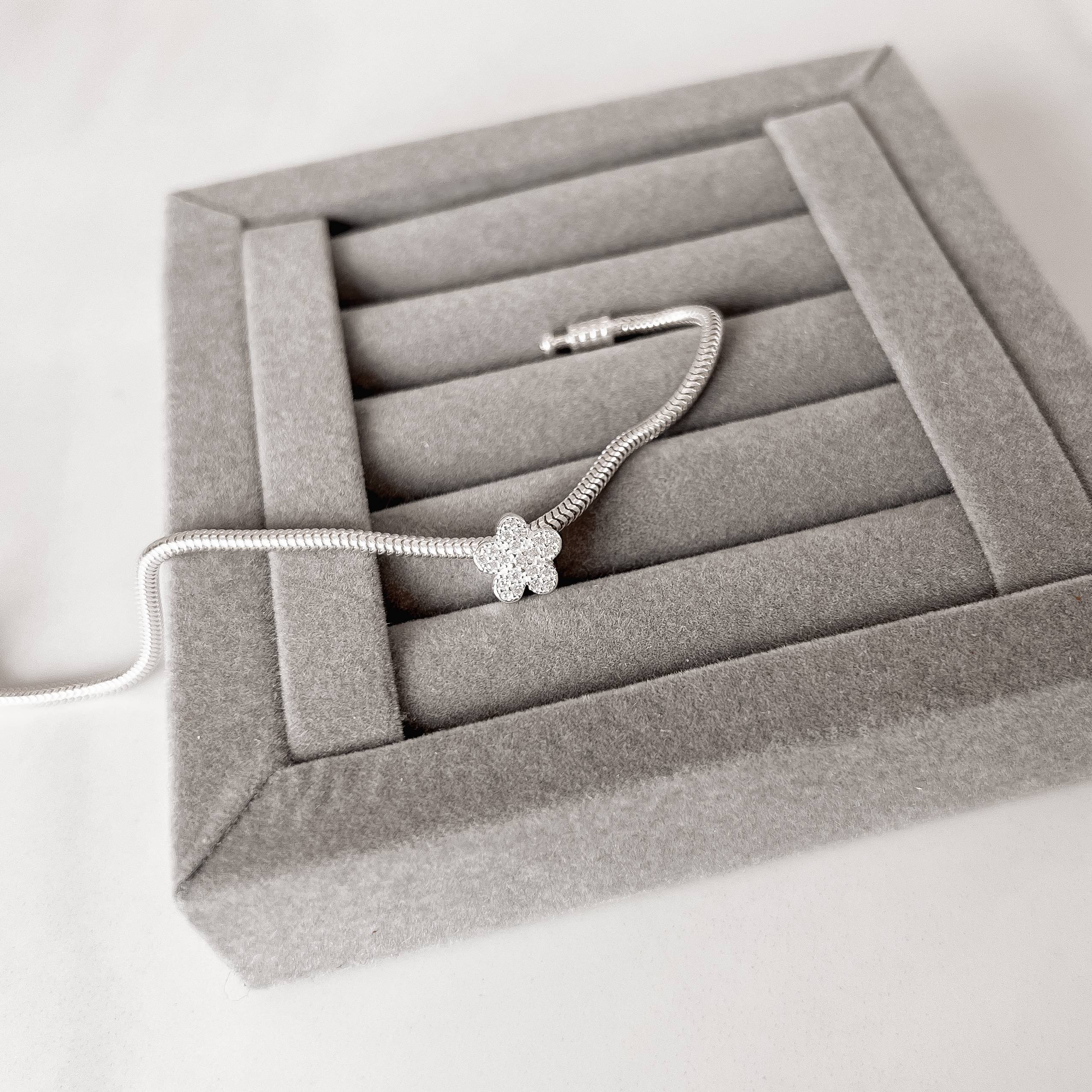 Imagem Secundária Berloque separador flor cravejada 9mm