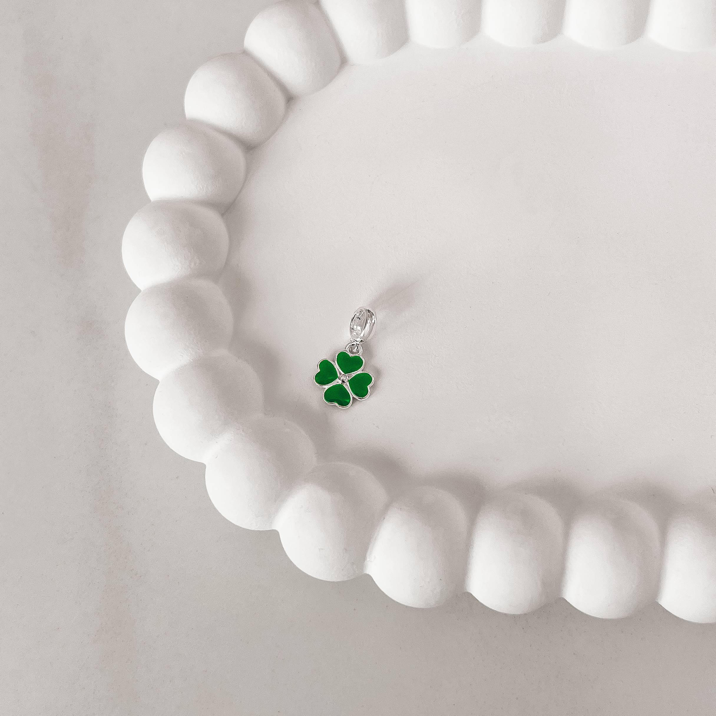 Imagem Secundária Berloque pingente trevo resina 10mm