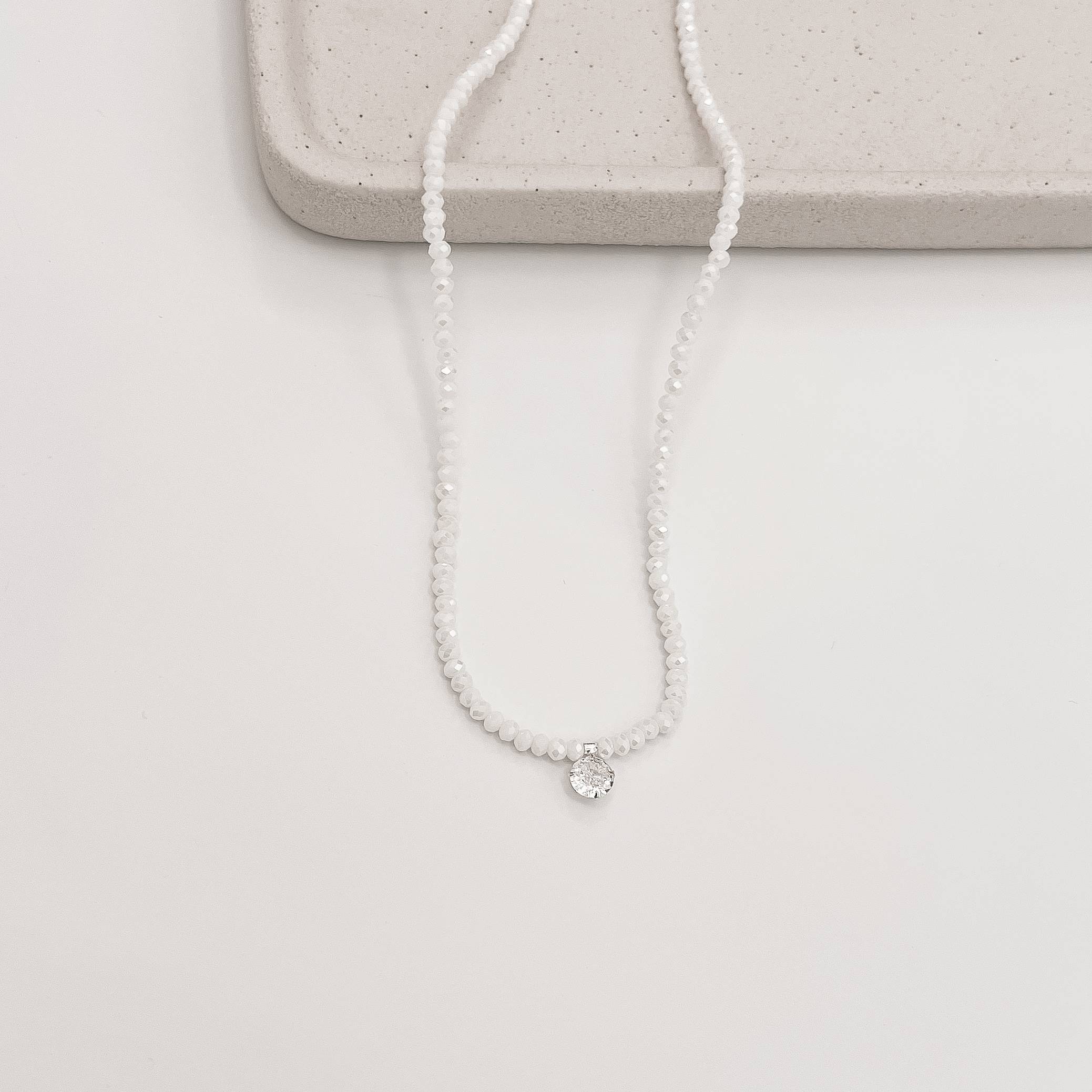 Colar cristal branco irisado 3mm pingente zircônia 6mm 40+5cm