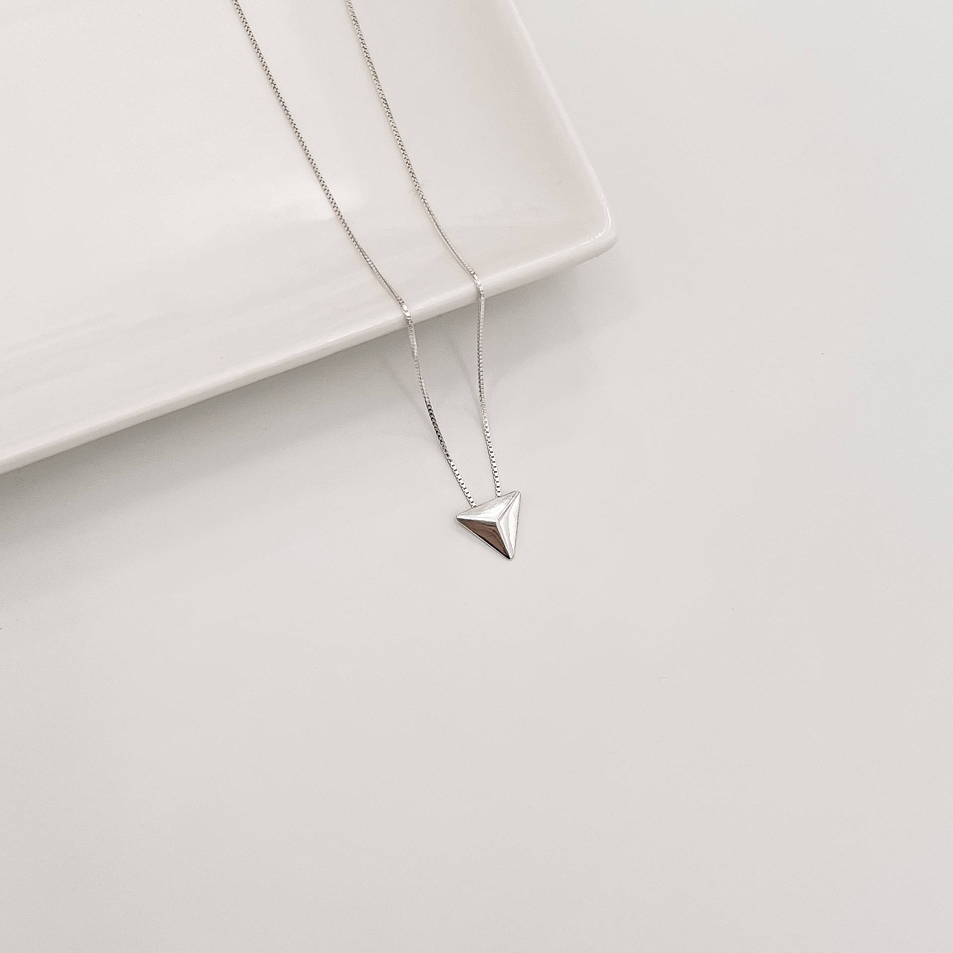 Imagem Secundária Colar triângulo invertido 9mm 45cm