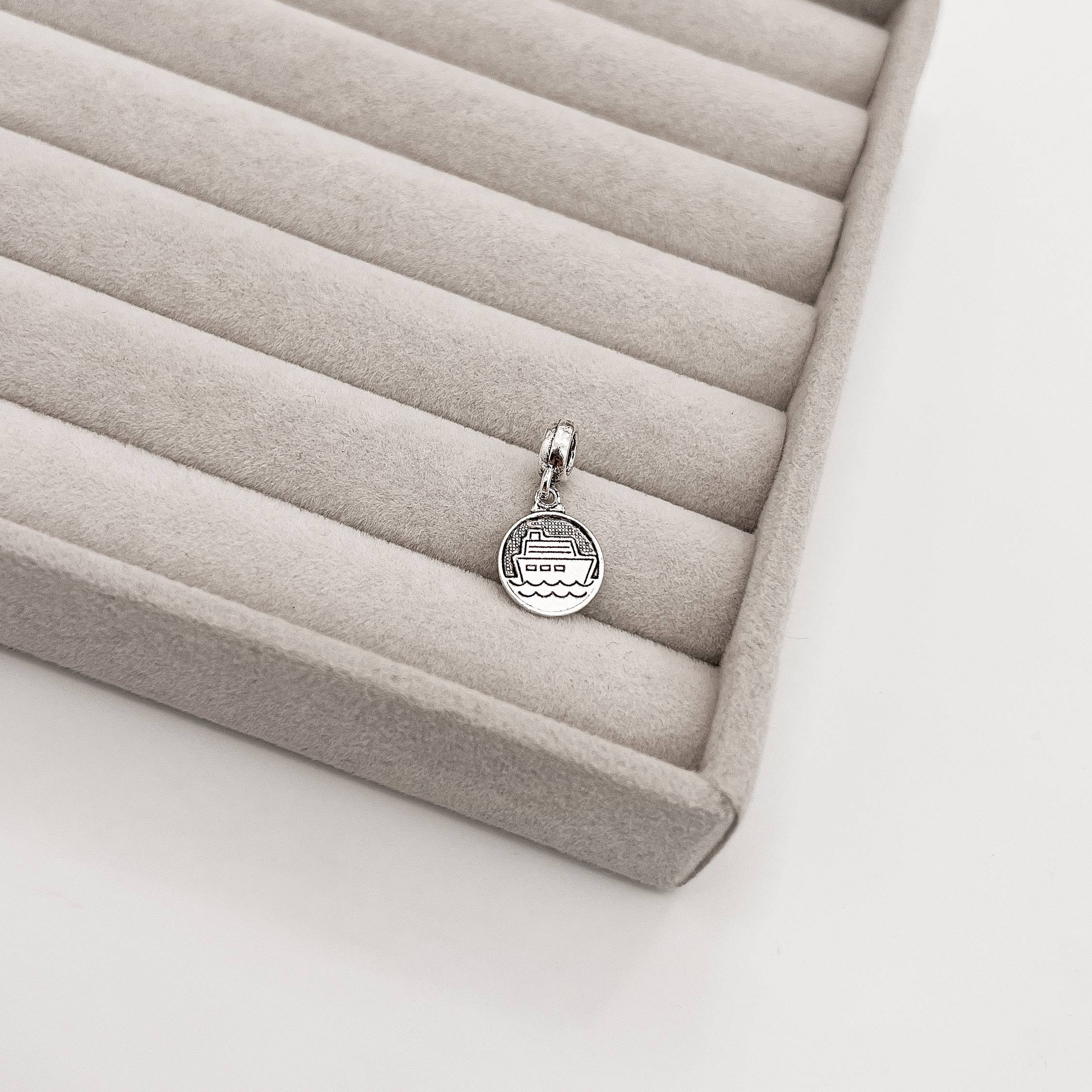 Berloque pingente medalha barco 11mm envelhecido