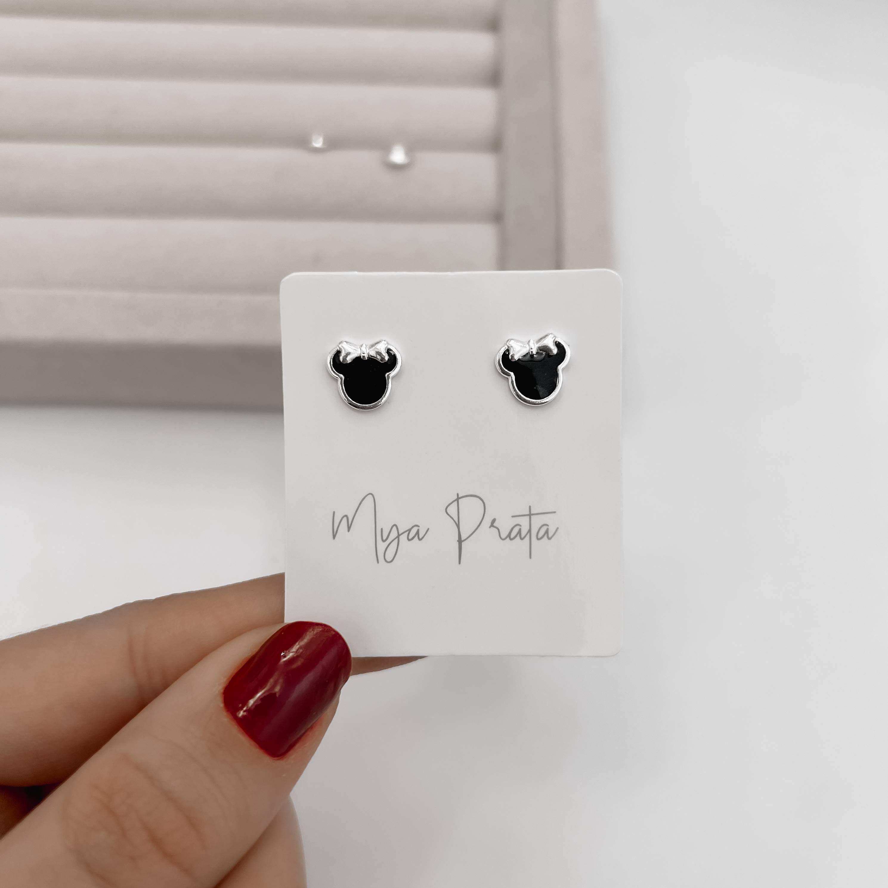 Brinco infantil Minnie resina 8mm tarraxa baby