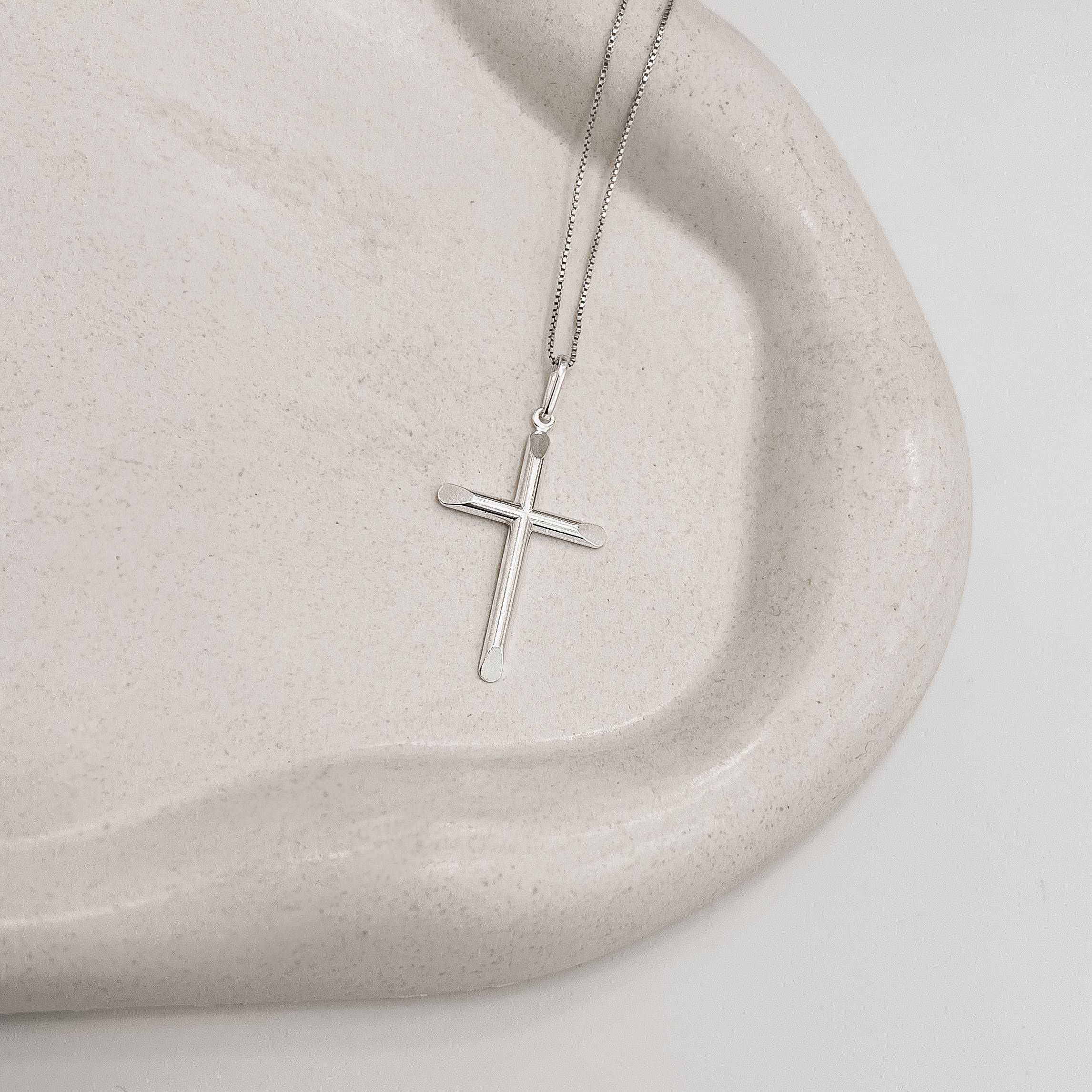 Imagem Colar pingente cruz 33mm 45cm