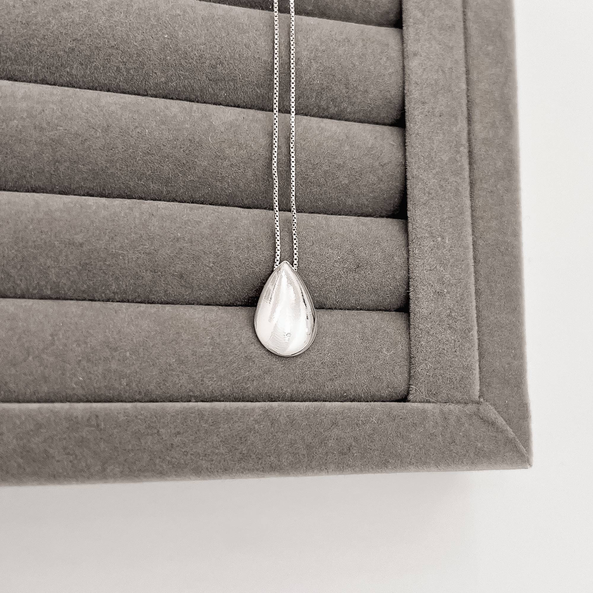 Imagem Secundária Colar gota 16mm 45cm