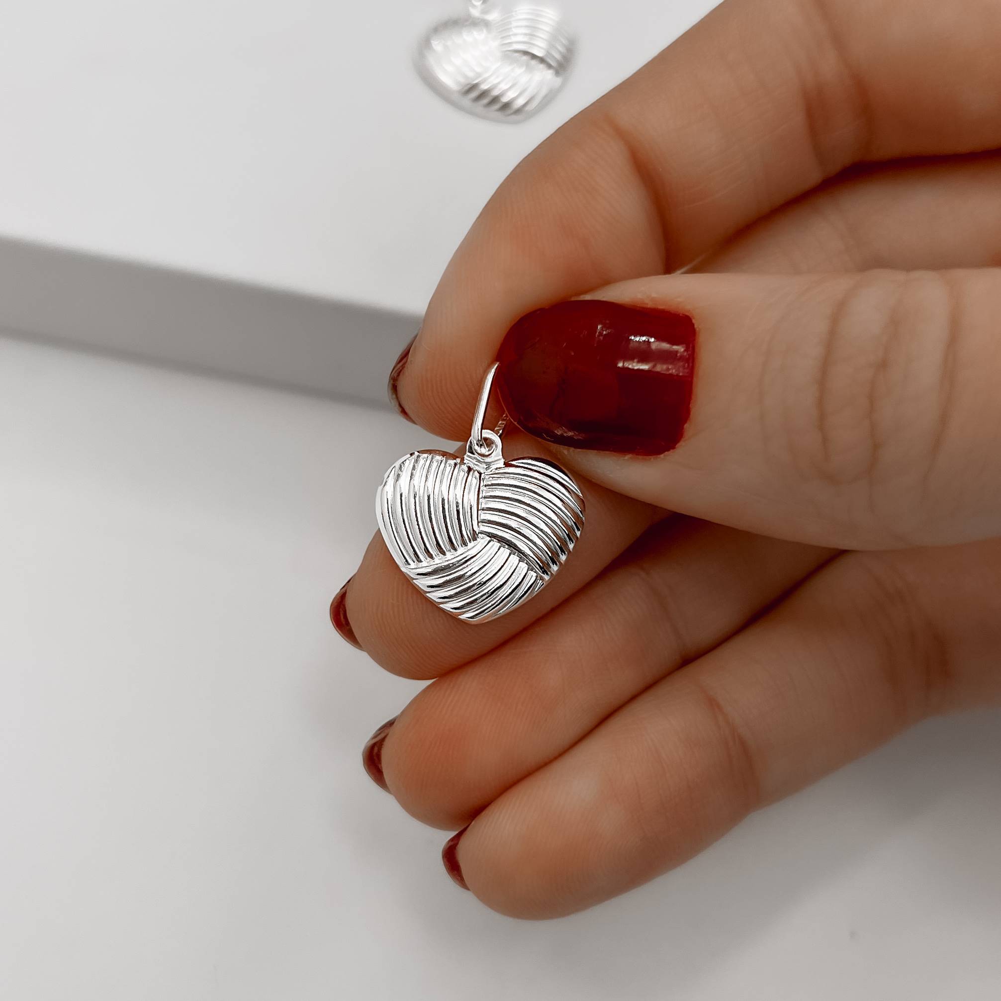 Imagem Secundária Pingente coração riscado 16mm