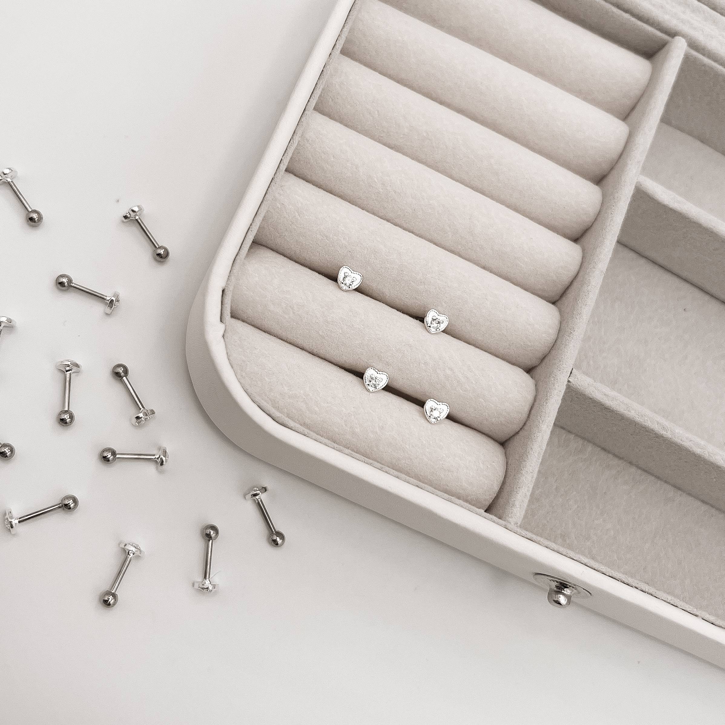 Imagem Secundária Piercing haste coração com zircônia 4mm