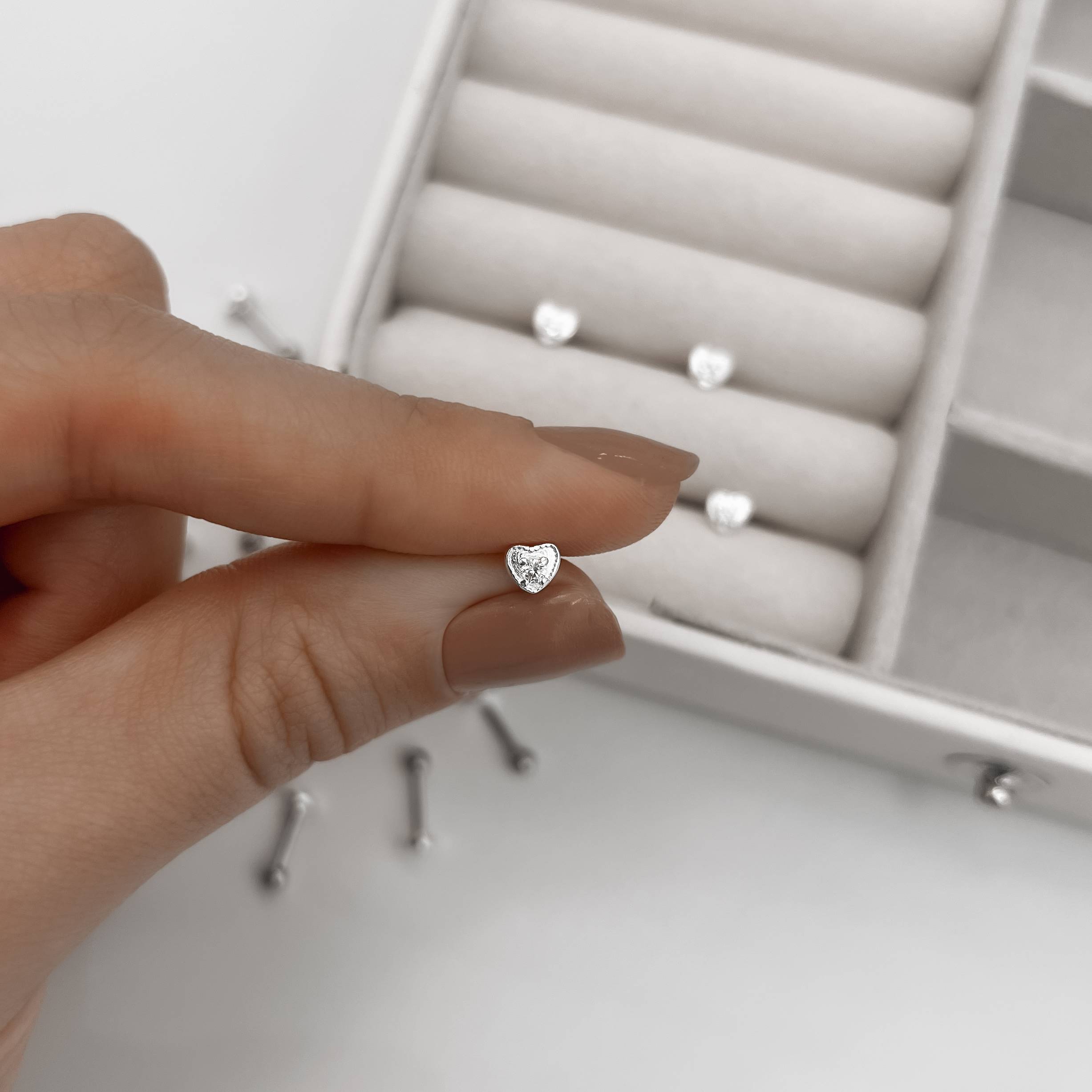 Piercing haste coração com zircônia 4mm