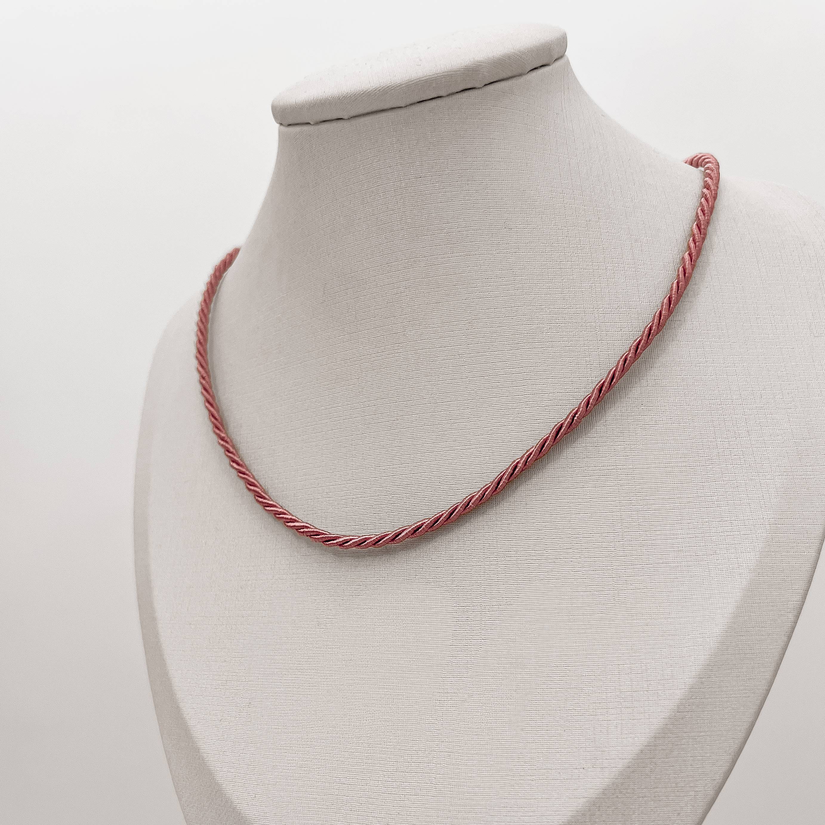 Imagem Choker cordão trançado rosa 2mm 40+5cm