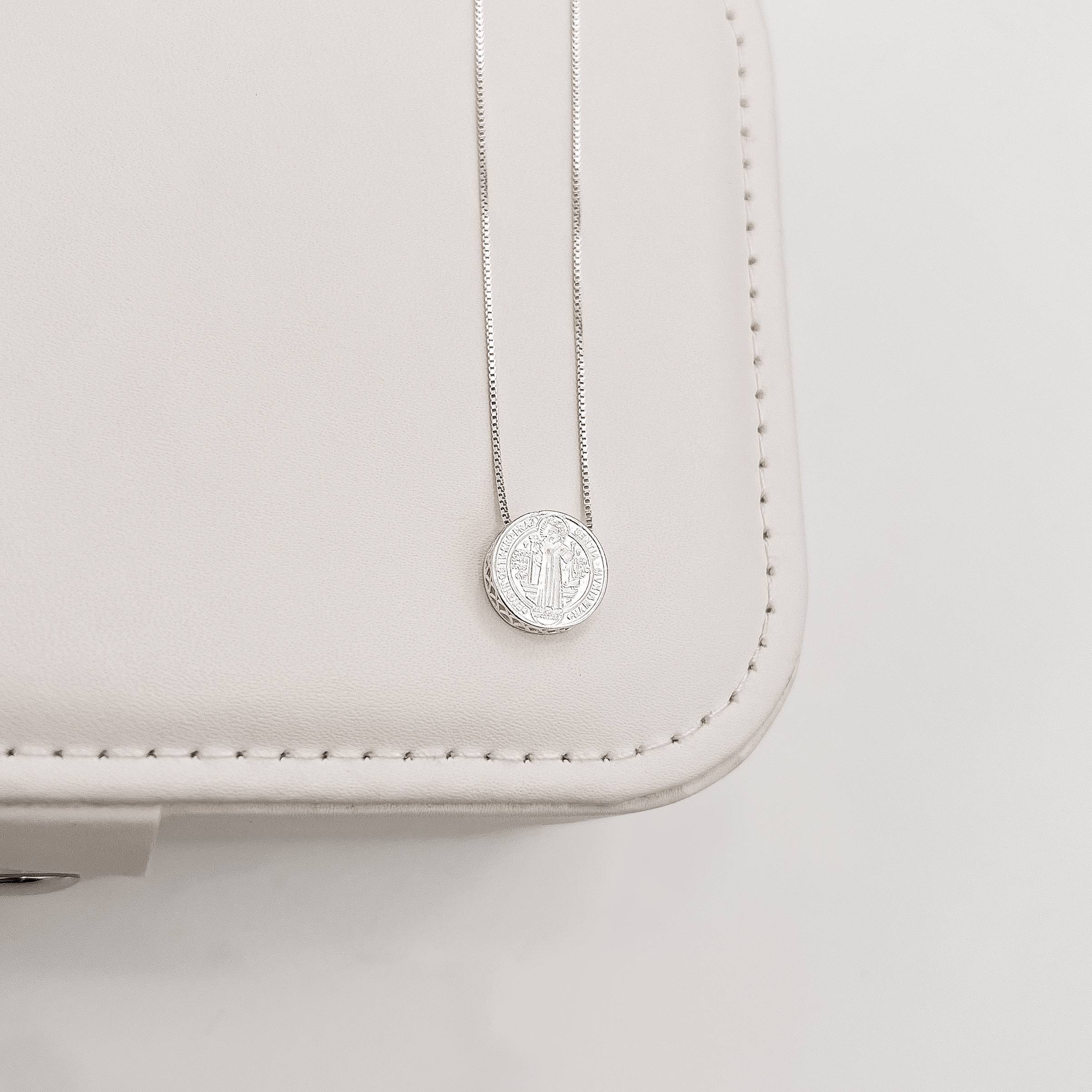 Colar medalha redonda São Bento 12mm 45cm