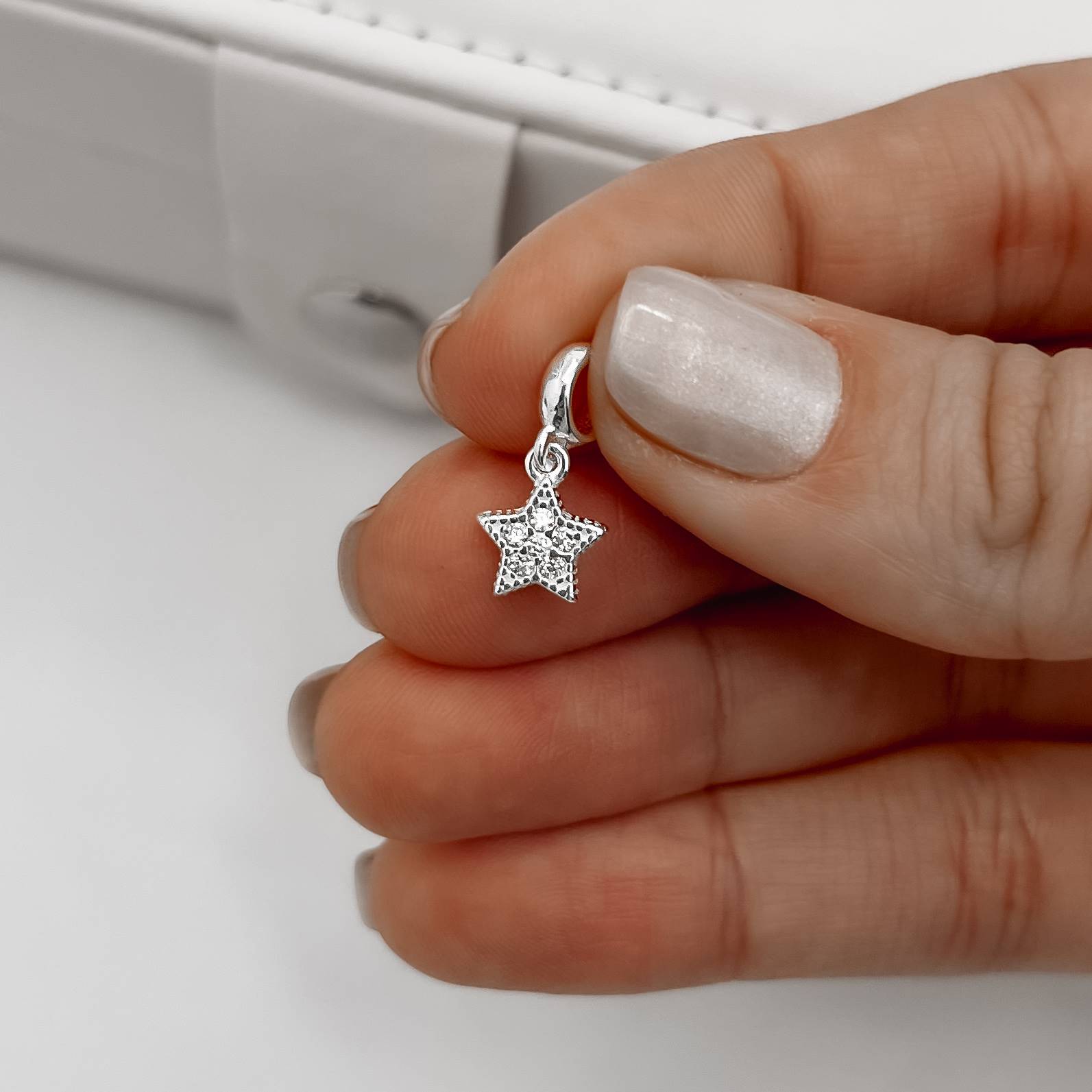 Imagem Secundária Berloque pingente estrela cravejada 8mm