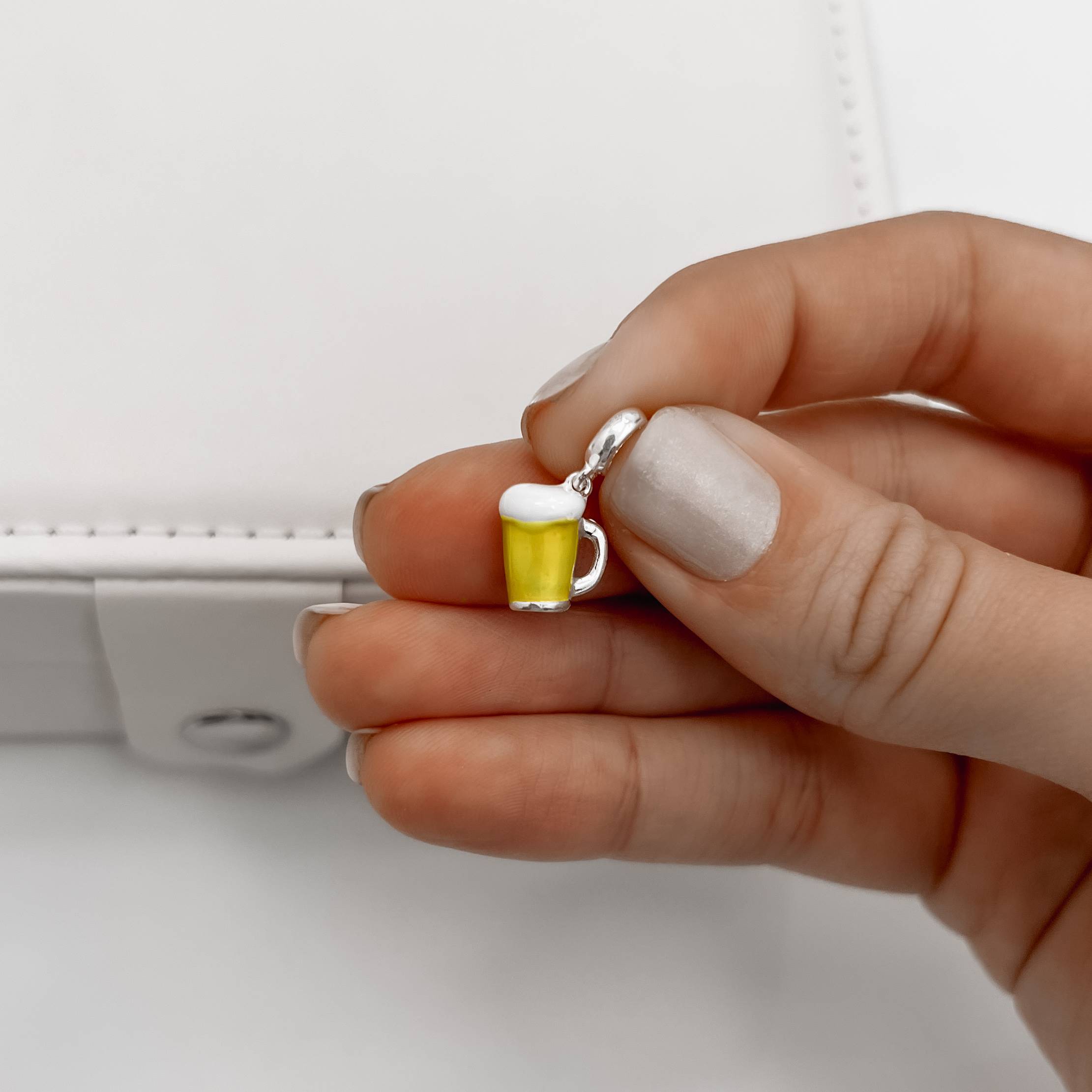 Imagem Secundária Berloque pingente caneca de chopp resina 10mm