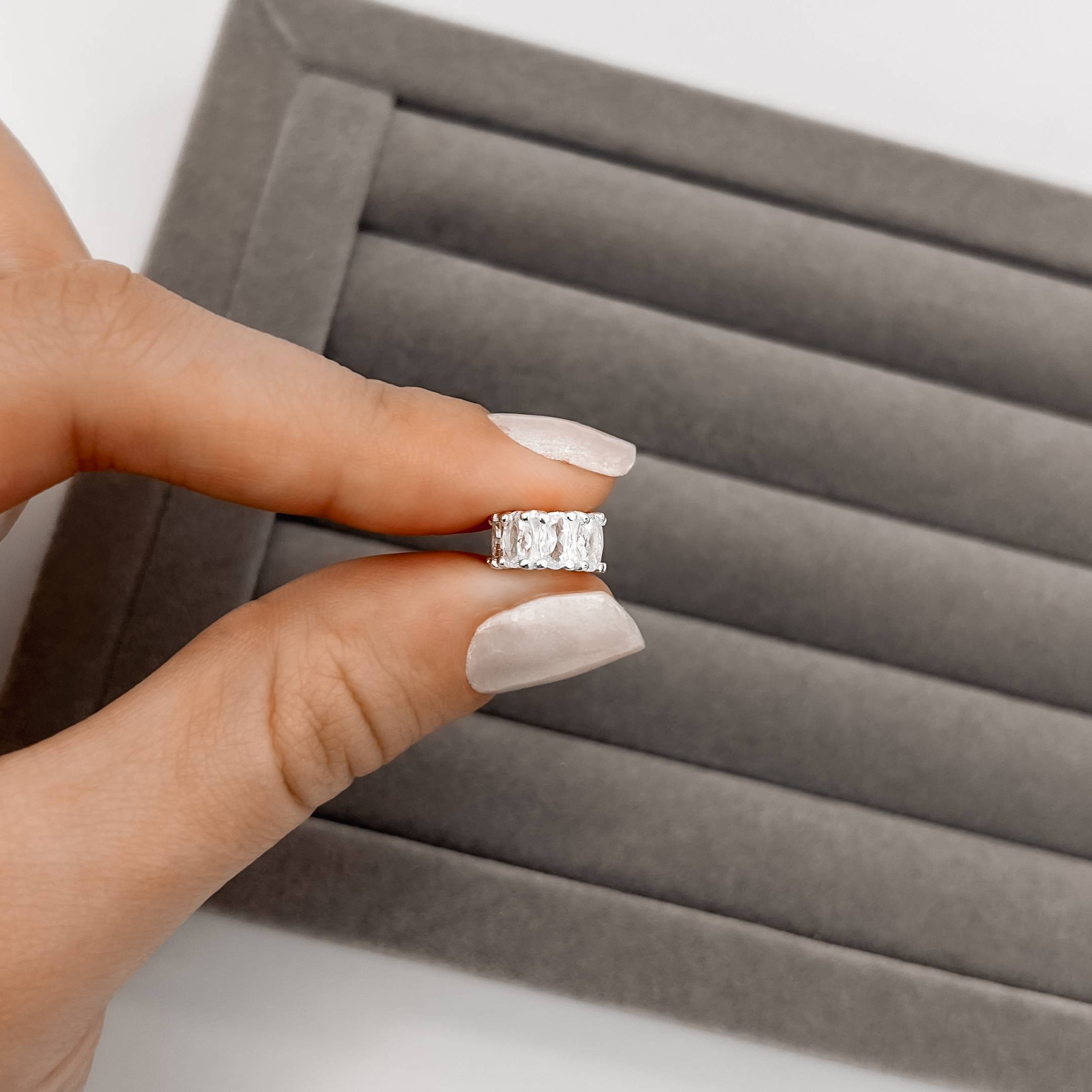 Imagem Secundária Berloque separador zircônias ovais cristal 11mm