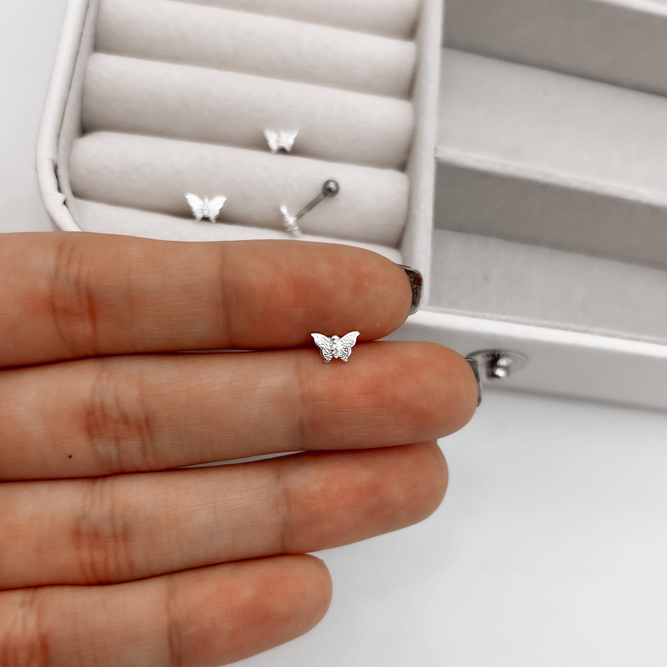 Piercing haste borboleta com zircônias 7mm