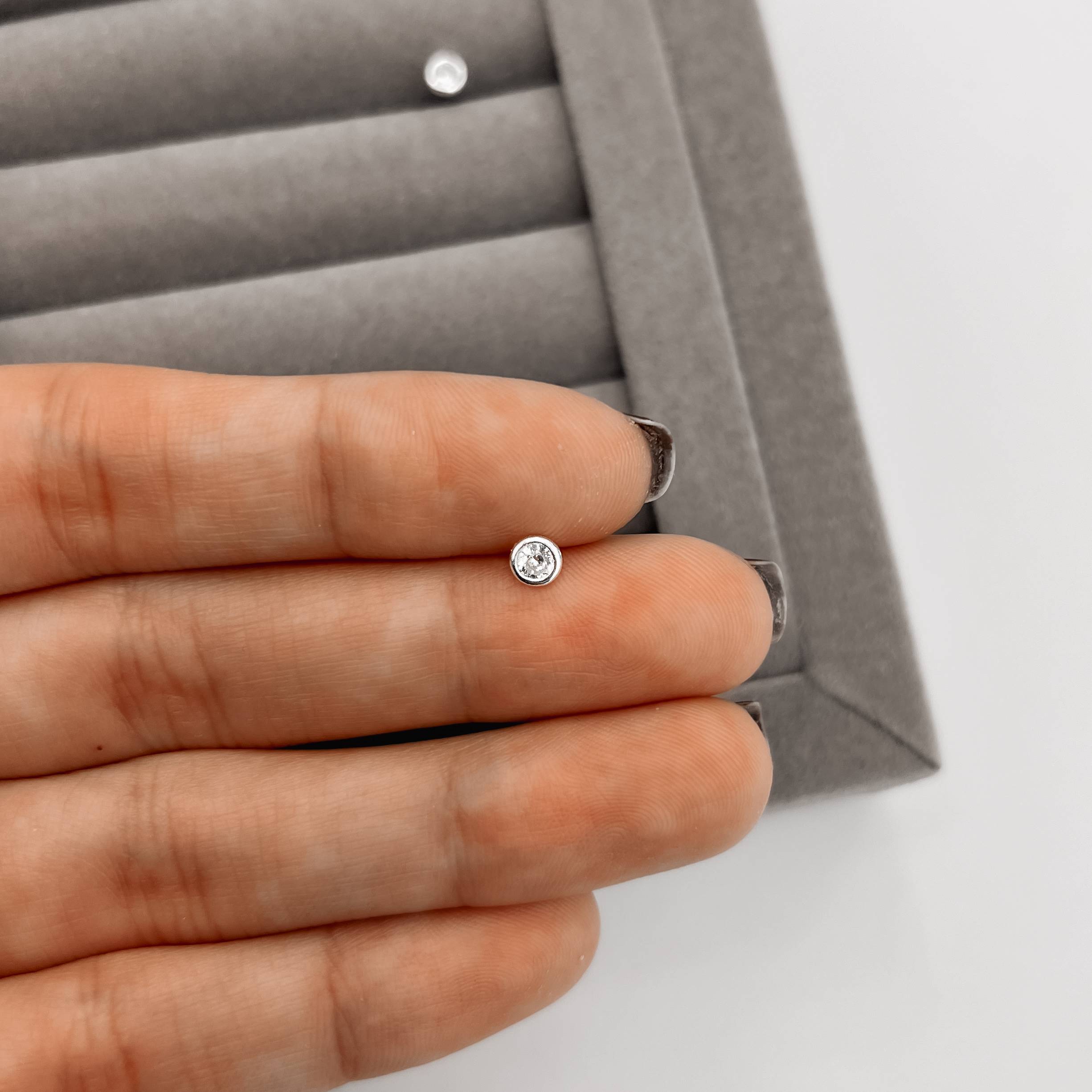 Imagem Secundária Piercing haste zircônia embutida cristal 3mm