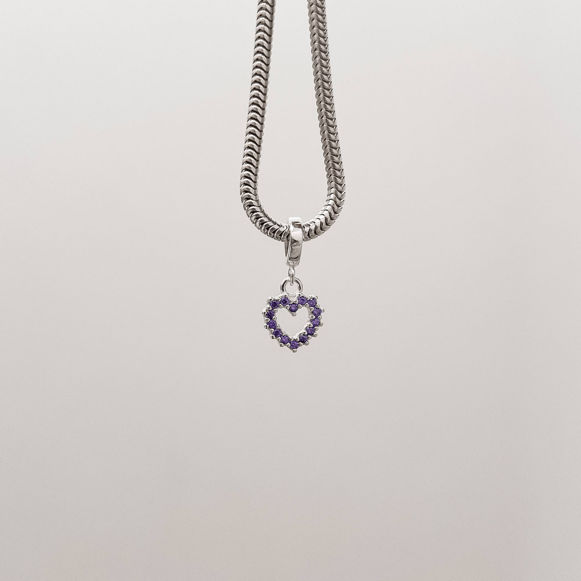 Berloque pingente coração vazado cravejado lilás 8mm