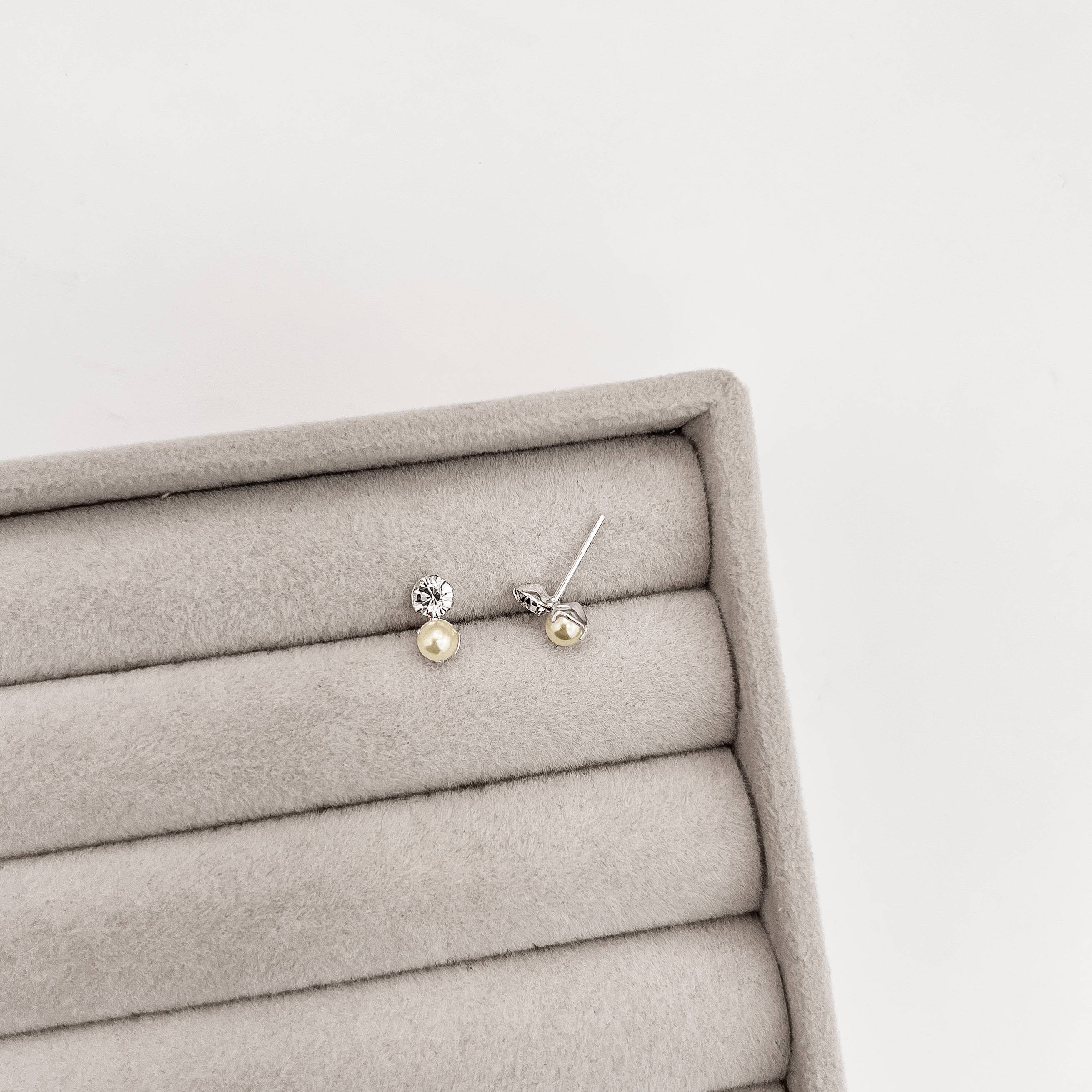 Imagem Brinco zircônia e pérola 9mm